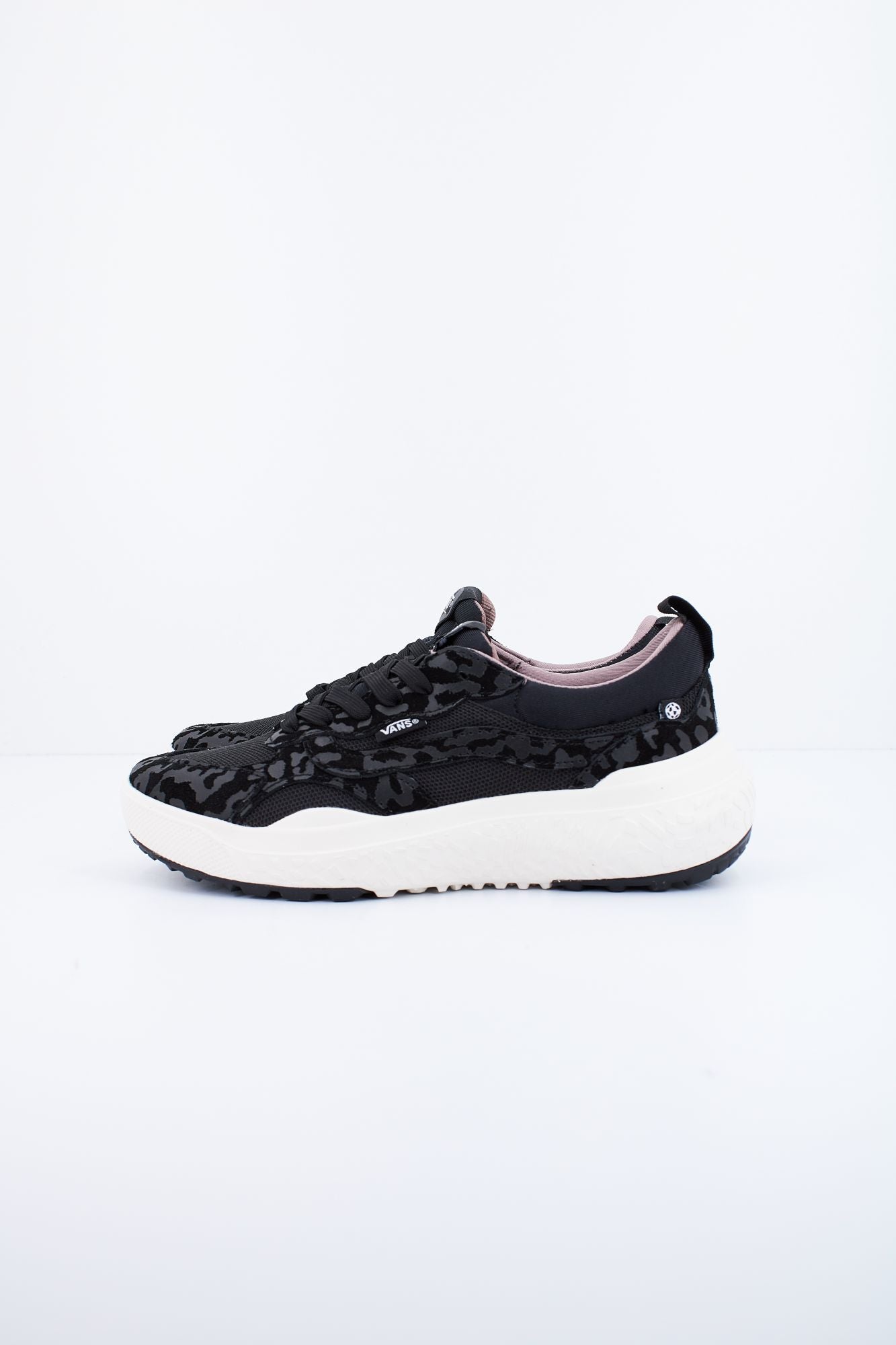 VANS ANIMAL ULTRARANGE NEO VR3 en color NEGRO (1)