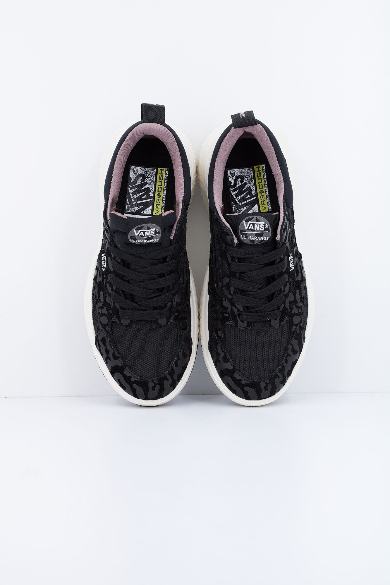 VANS ANIMAL ULTRARANGE NEO VR3 en color NEGRO (2)
