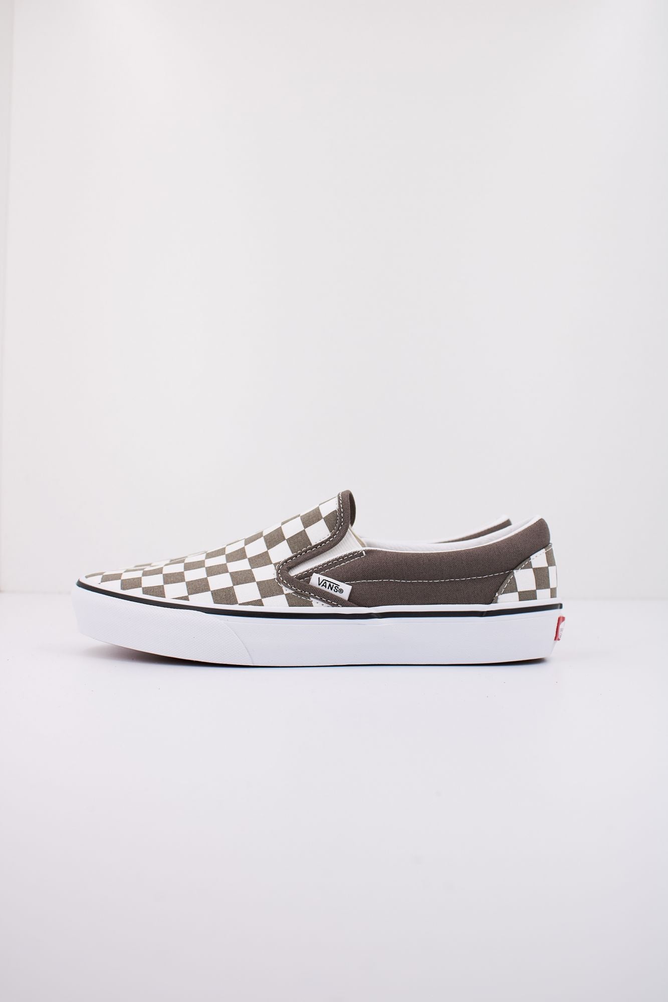 VANS CLASSIC SLIP-ON en color MARRON (1)
