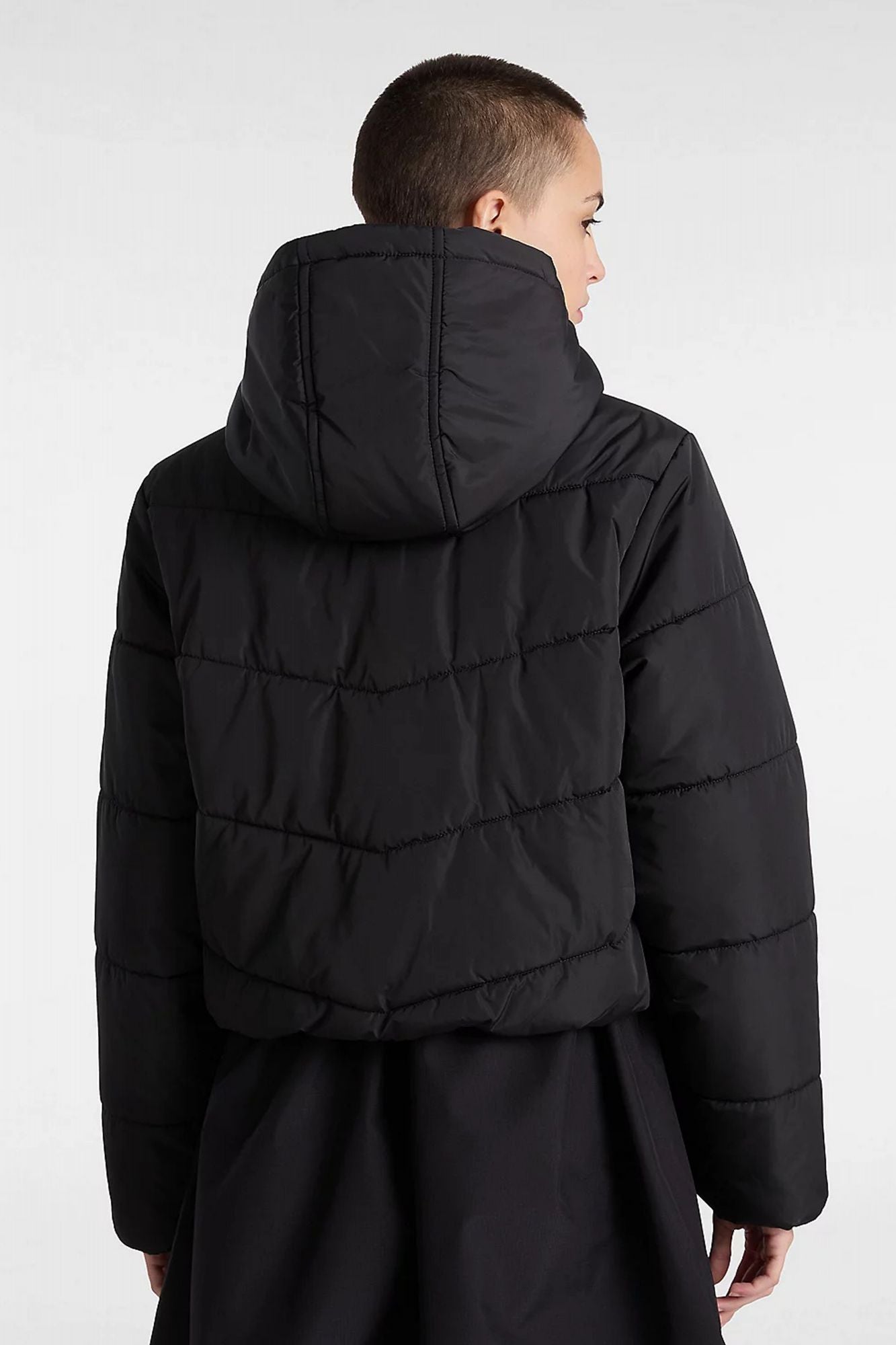 VANS MTE FOUNDRY CROP PUFF en color NEGRO (3)