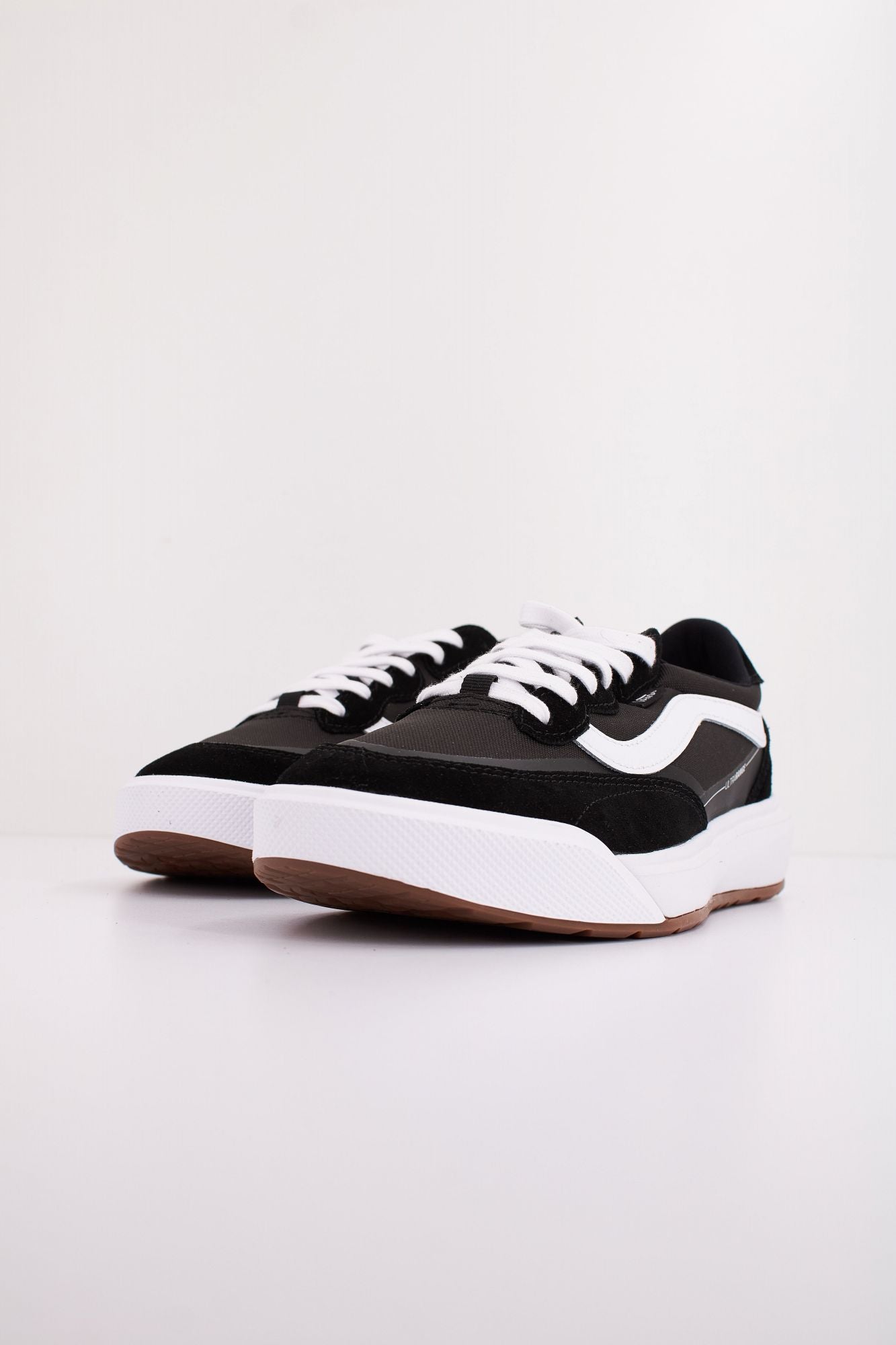 VANS MTE ULTRARANGE 2.0 SE en color NEGRO (2)