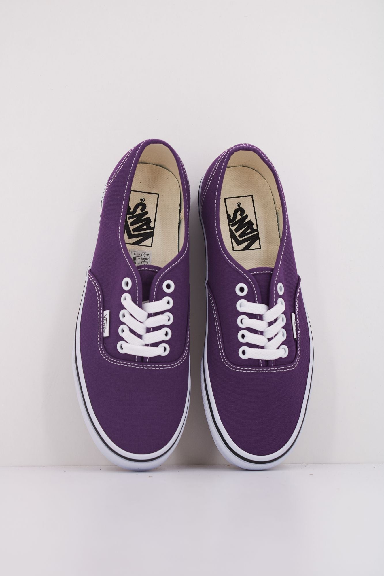 VANS AUTHENTIC  en color VIOLETA (3)
