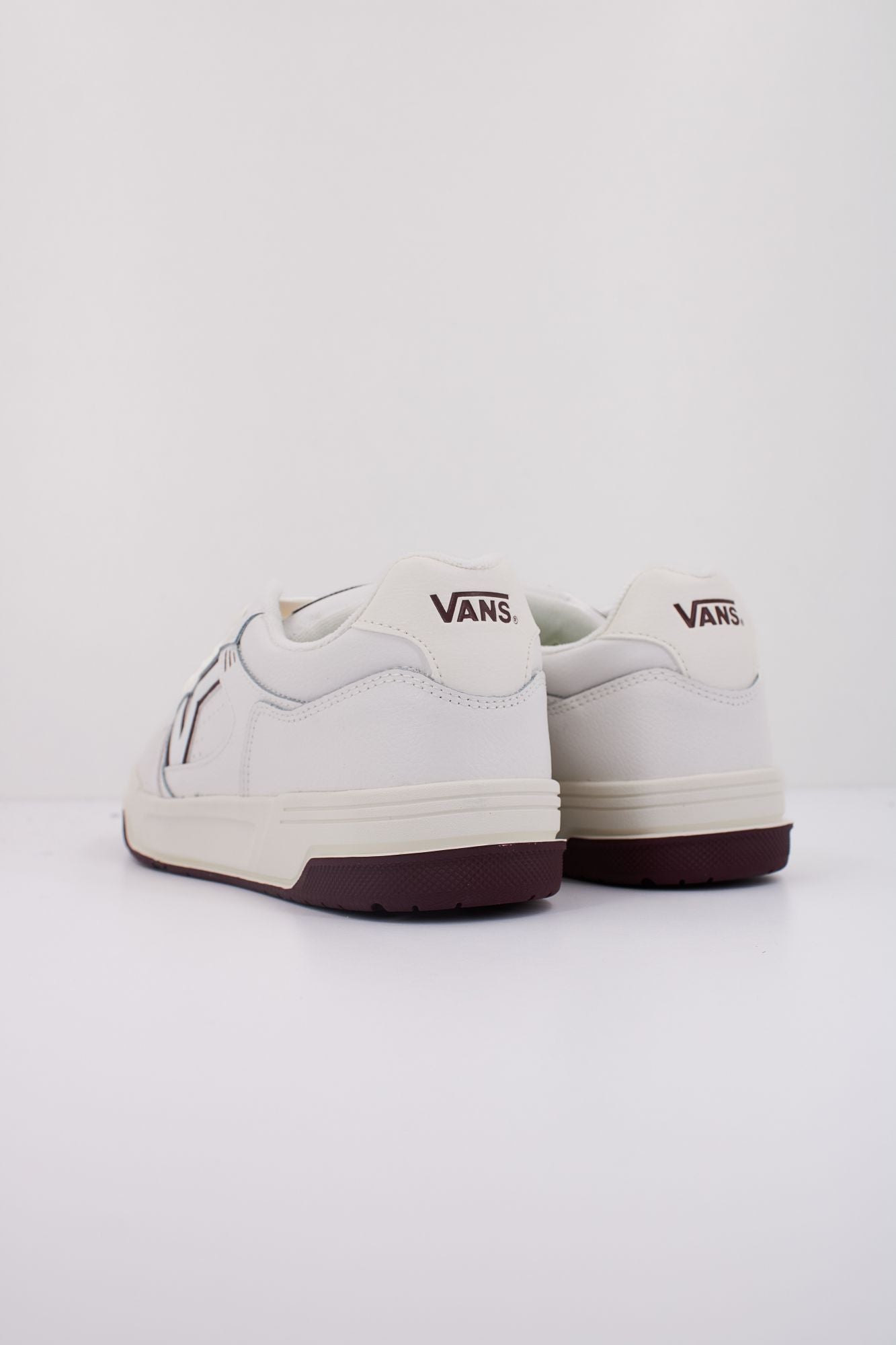 VANS VN000D1H4QU1 UPLAND en color BLANCO (4)