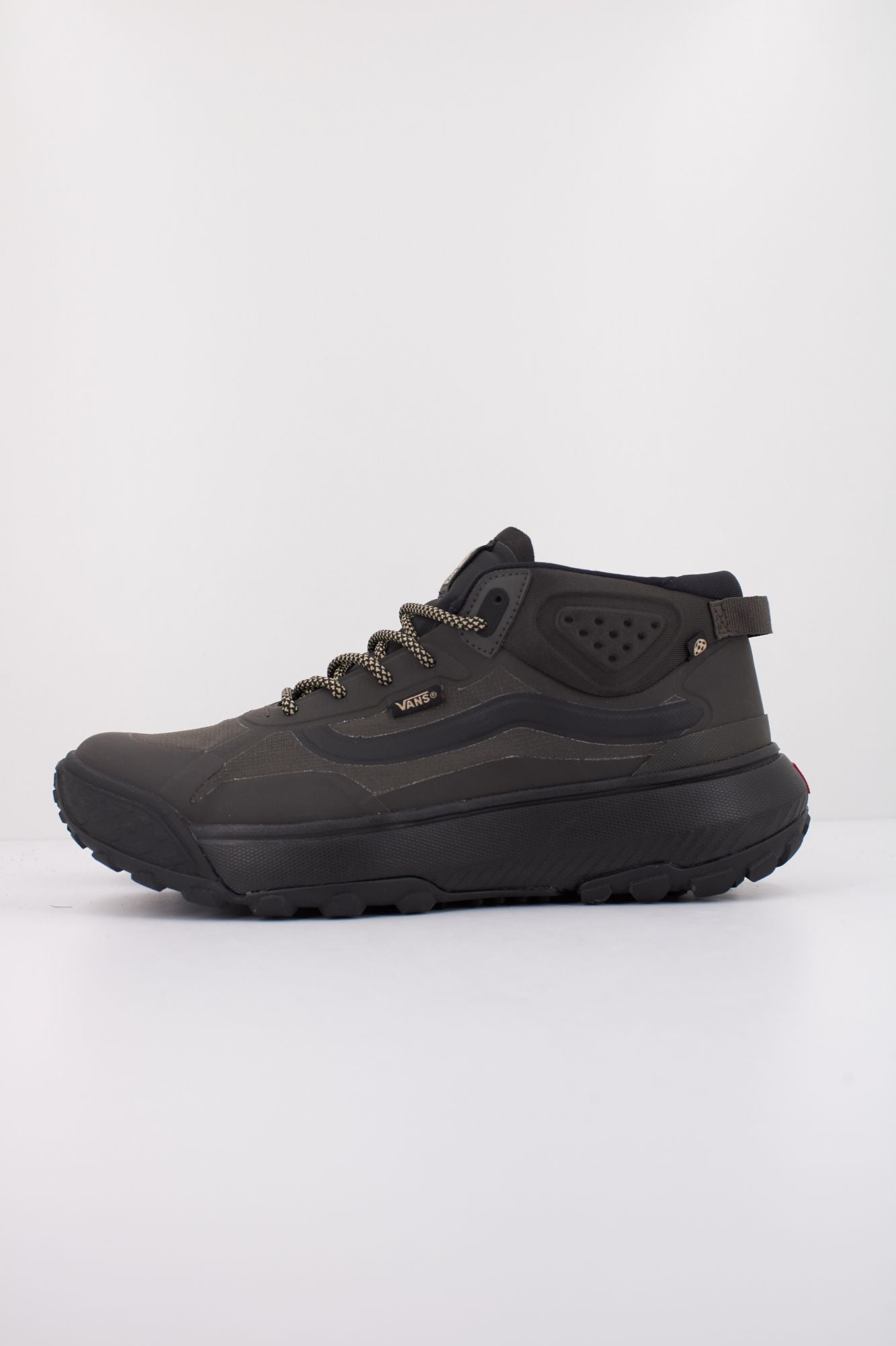 VANS  MTE CROSSPATH MID  en color NEGRO (1)