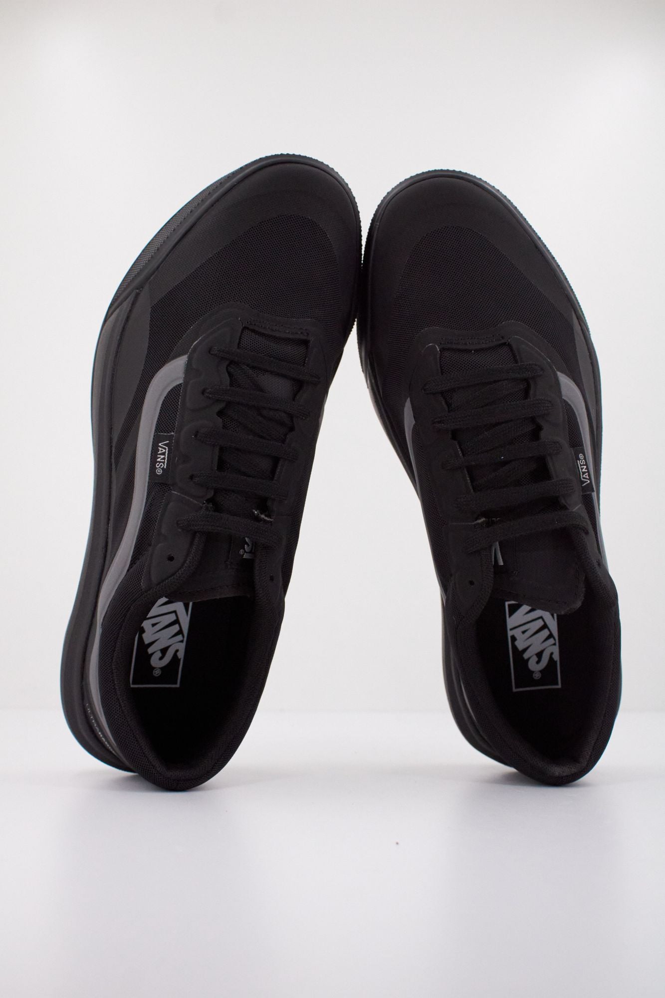 VANS  MTE ULTRARANGE 2.0 RW  en color NEGRO (3)