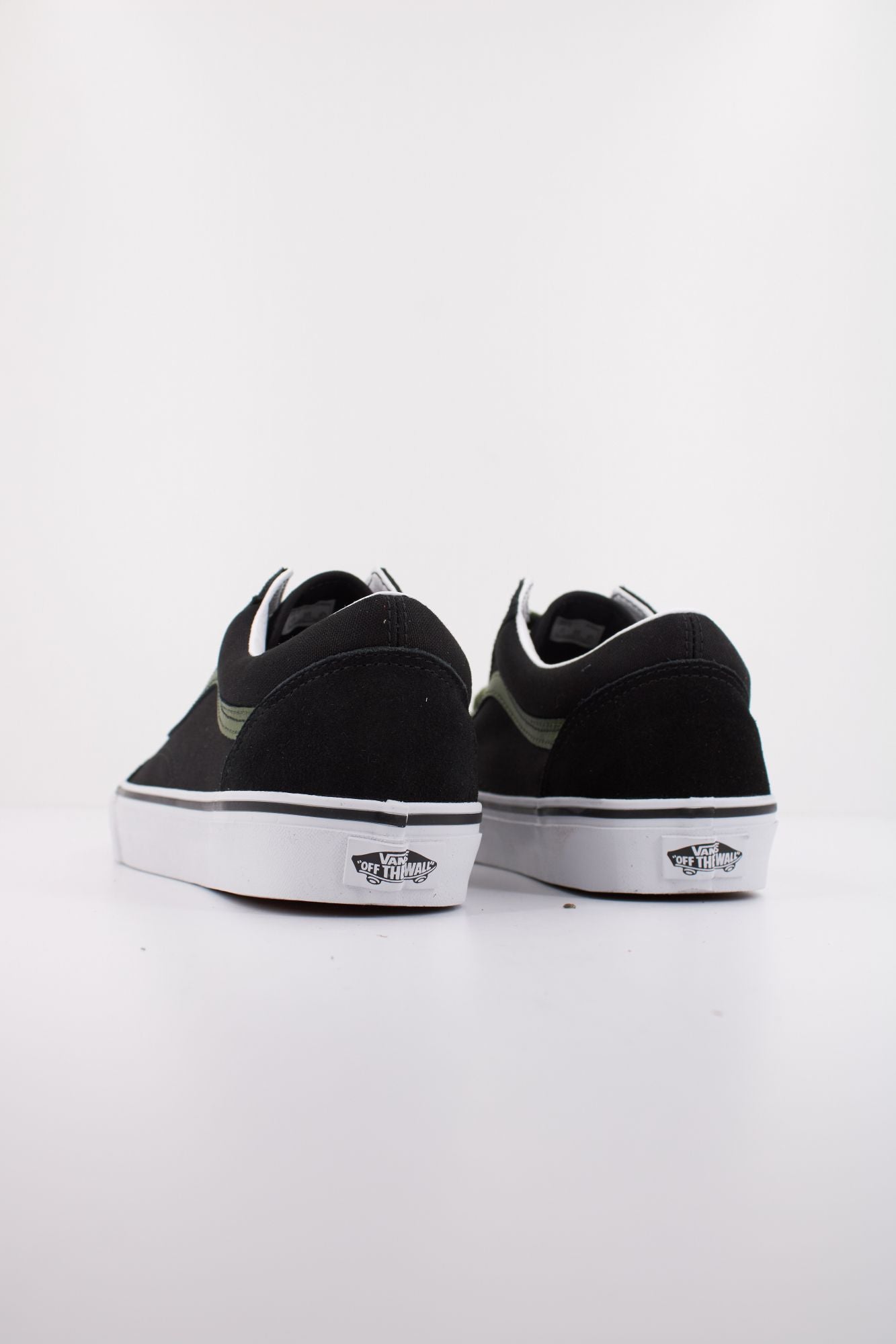 VANS OLD SKOOL en color NEGRO (4)