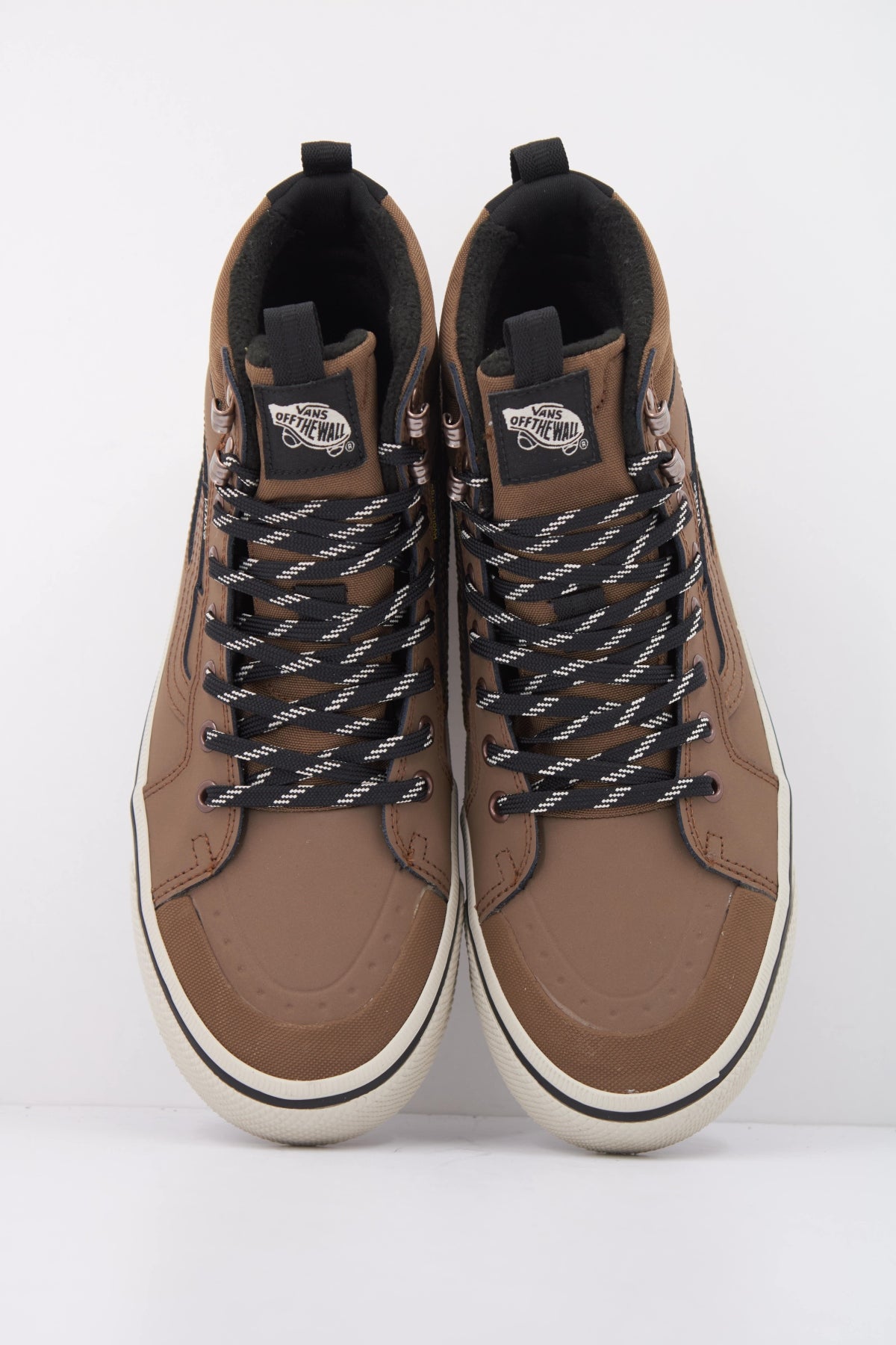 VANS MTE SK8-HI WATERPROOF en color MARRON (3)
