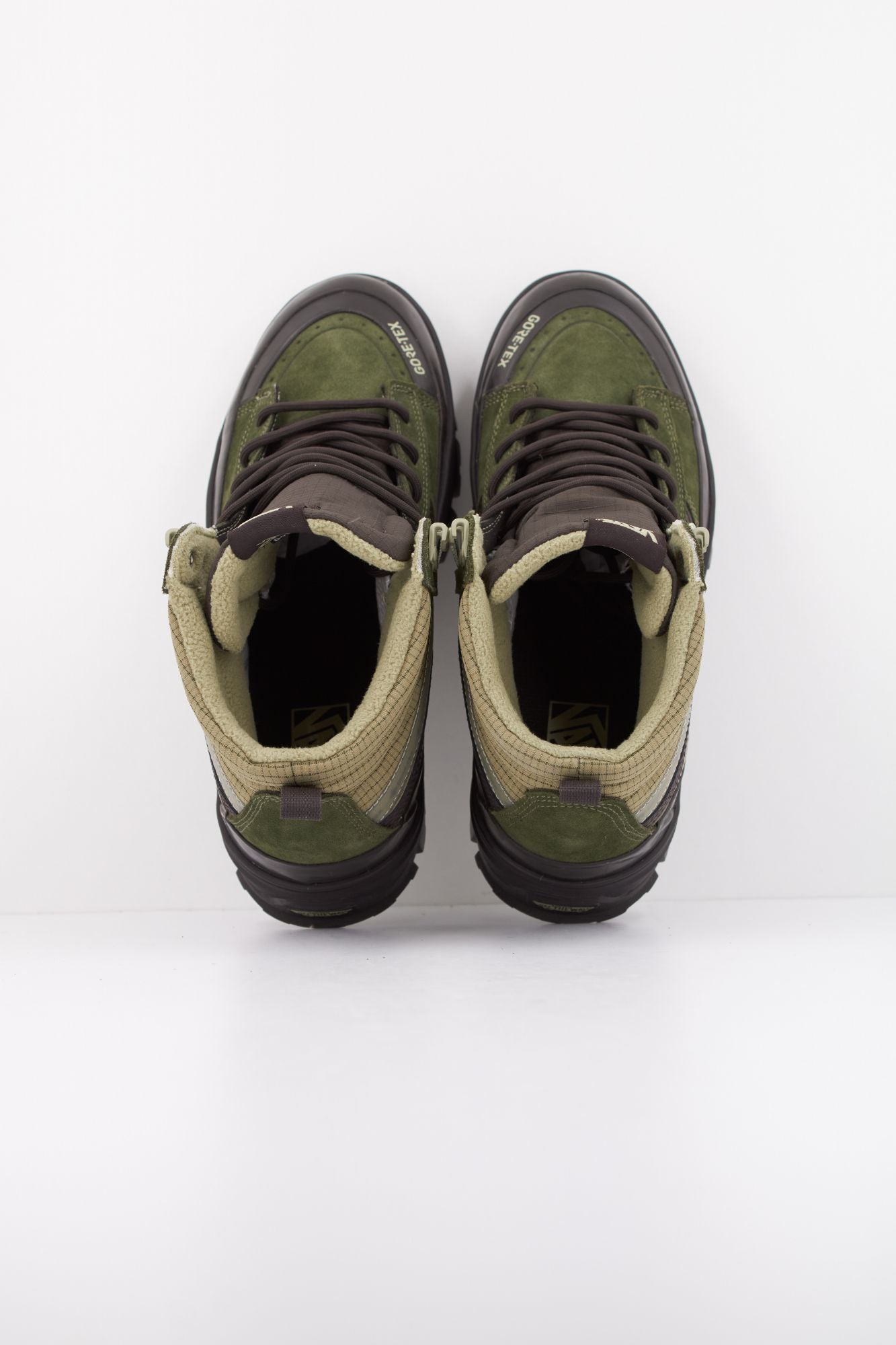 VANS  MTE SK8-HI GORE-TEX IN  en color VERDE (5)