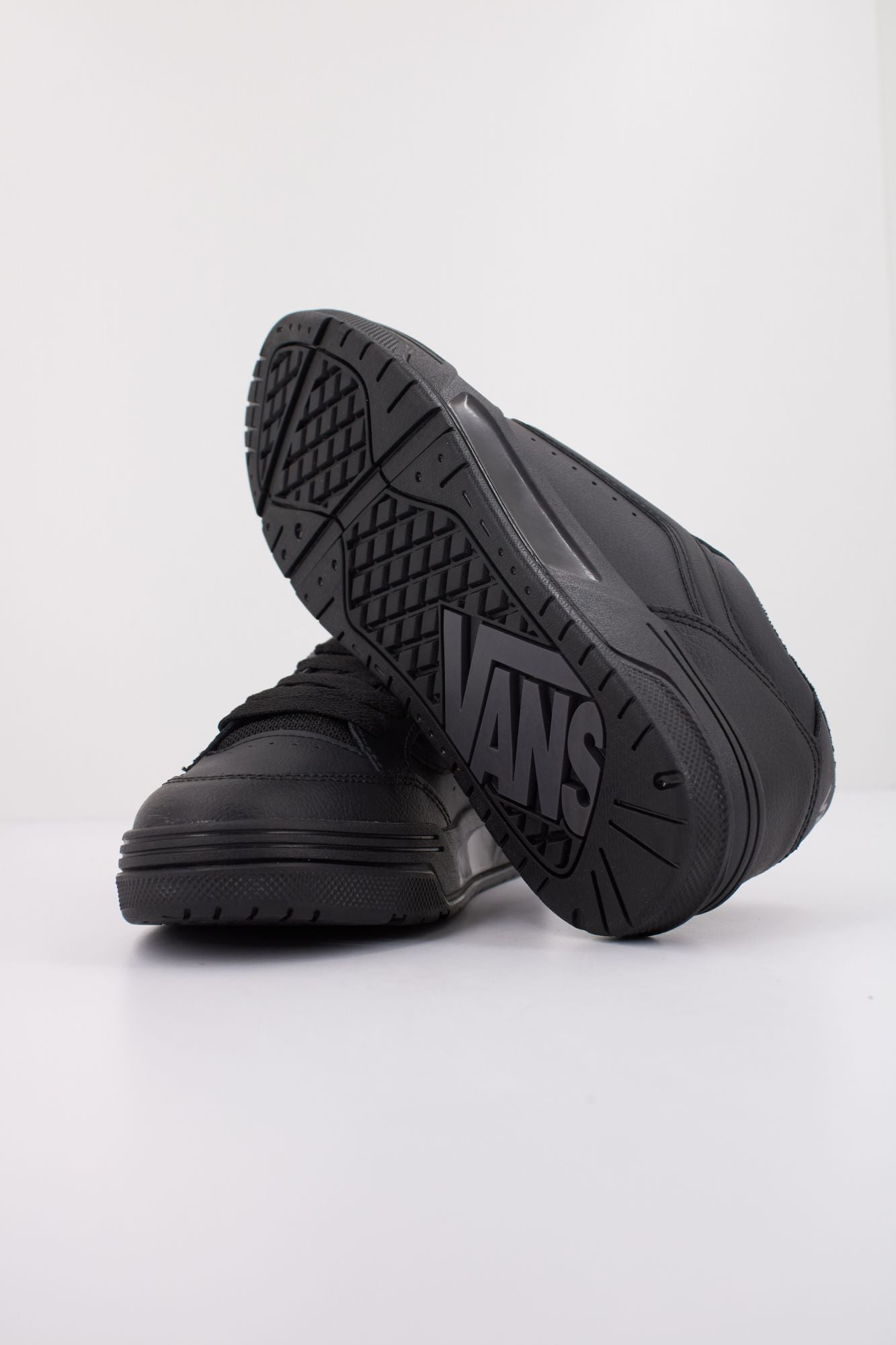VANS  HYLANE  en color NEGRO (5)