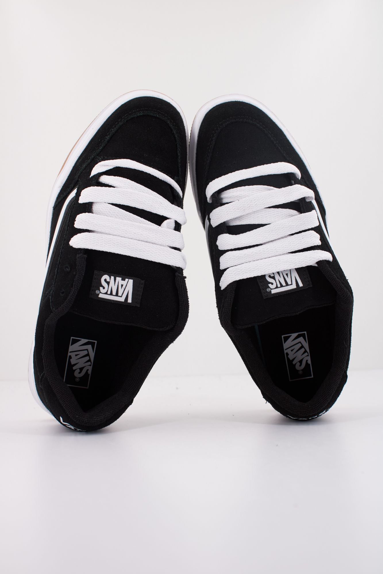 VANS HYLANE en color NEGRO (3)