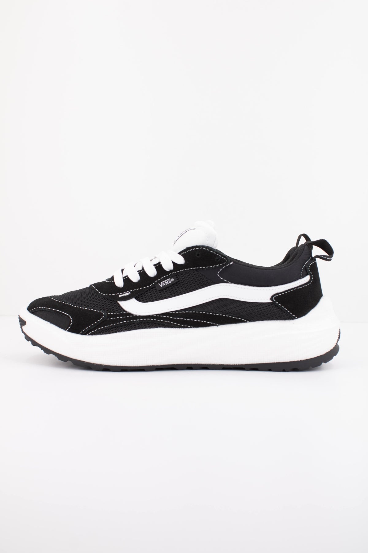 VANS ULTRARANGE NEO 2.0 en color NEGRO (1)