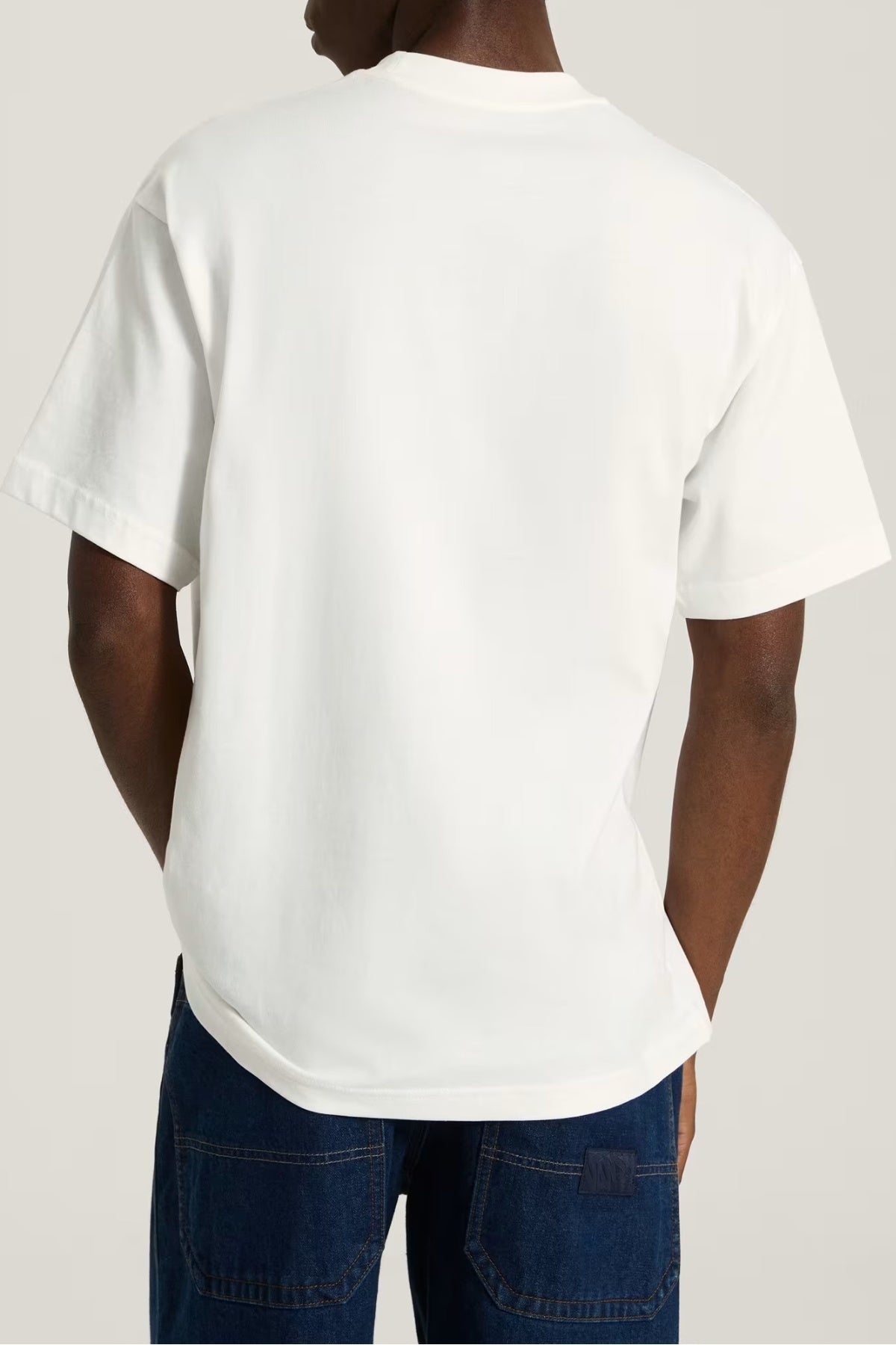 VANS VN000TBXYB21 NEW LEFT CHEST SS TEE en color BLANCO (2)