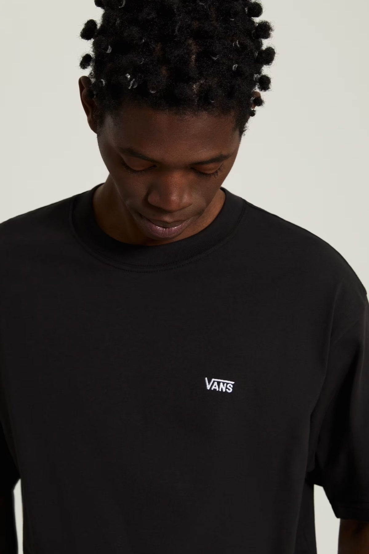 VANS VN0010FFBLK1 LEFT CHEST II LOOSE SS en color NEGRO (3)