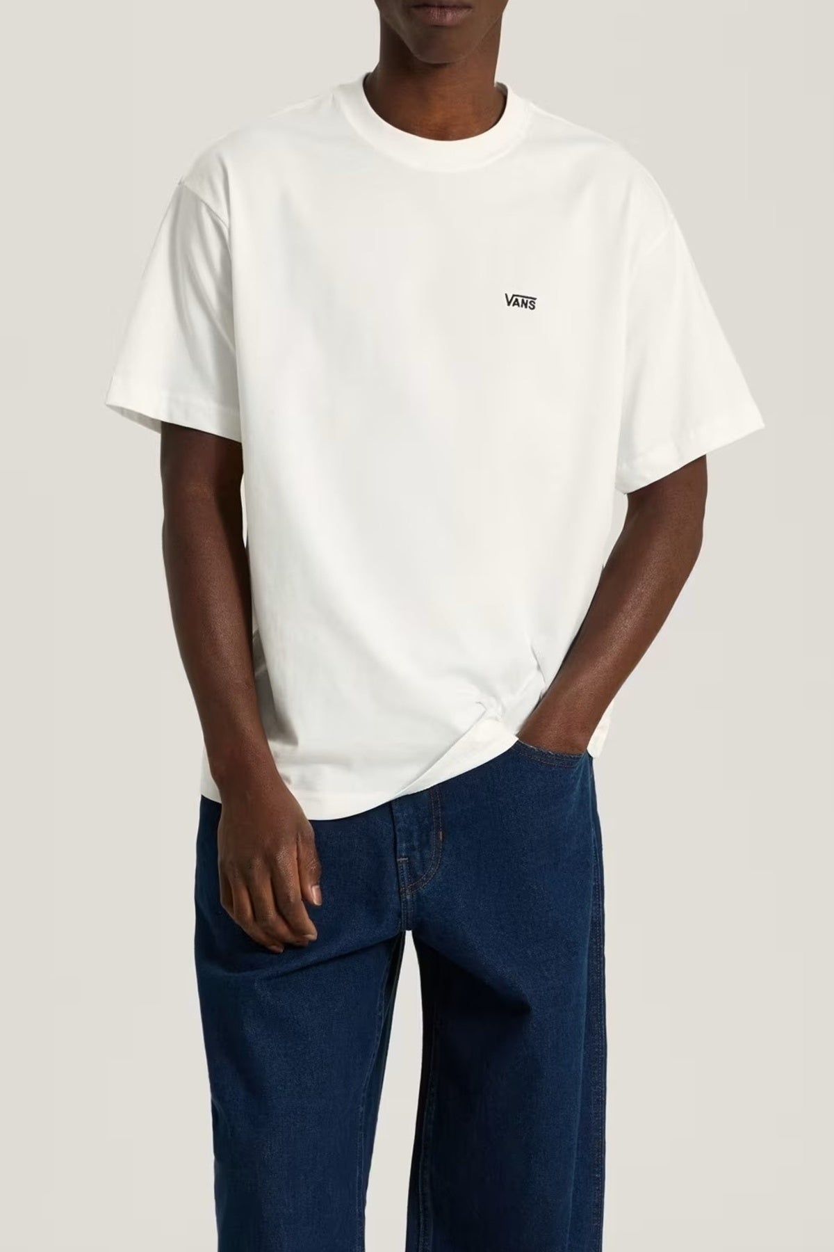 VANS VN0010FFWHT1 LEFT CHEST II LOOSE SS en color BLANCO (1)