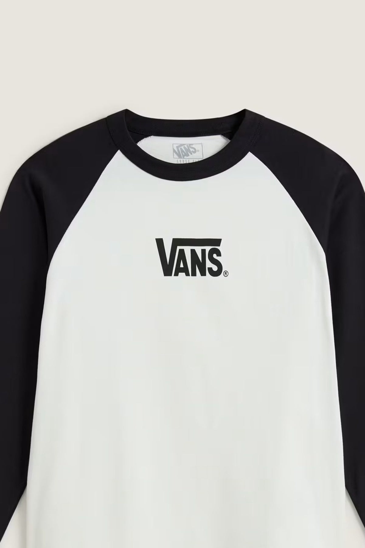 VANS VN0010FNBLK1 CORE RAGLAN LS TEE en color BLANCO (3)