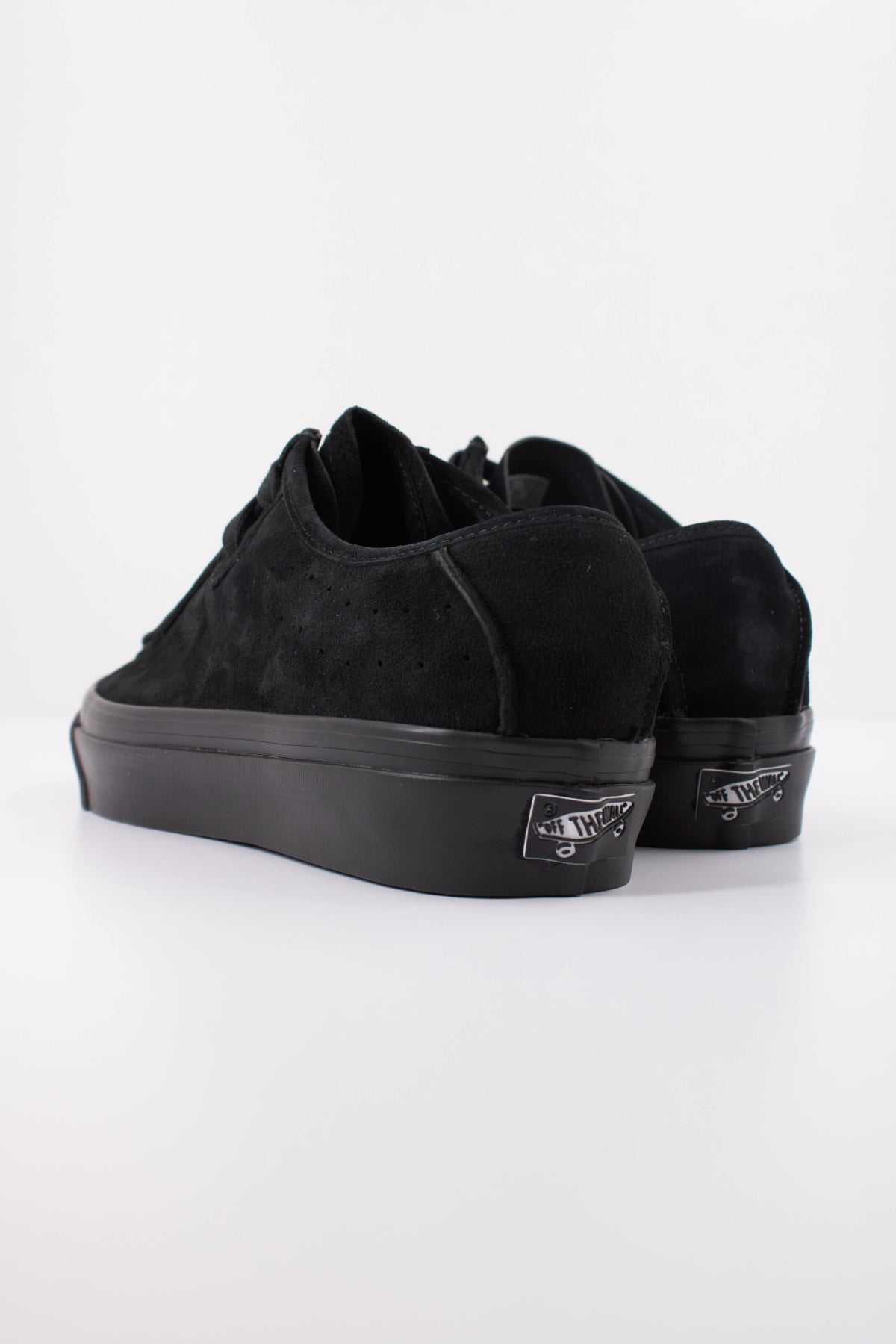 VANS VN000Z3XBKA1 LX CARVER LOW en color NEGRO (4)