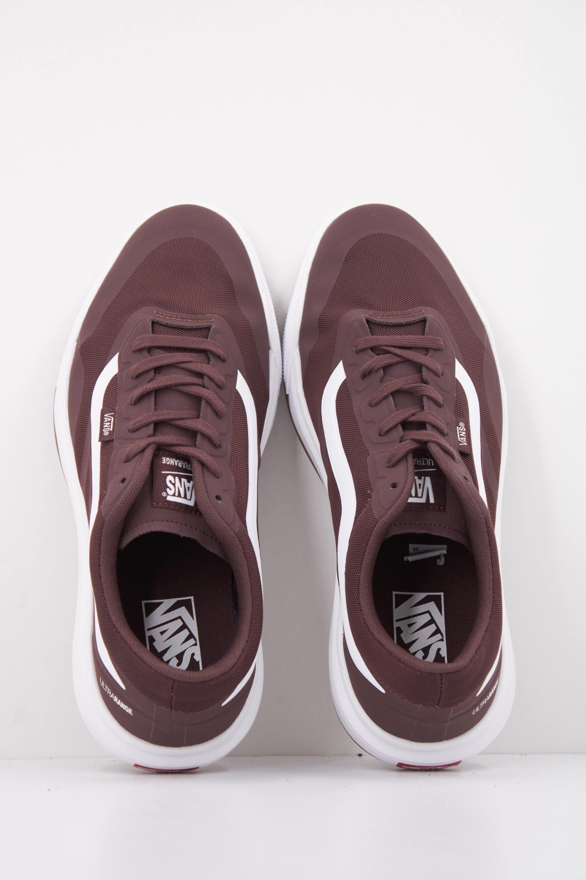 VANS ULTRARANGE en color BURDEOS (3)
