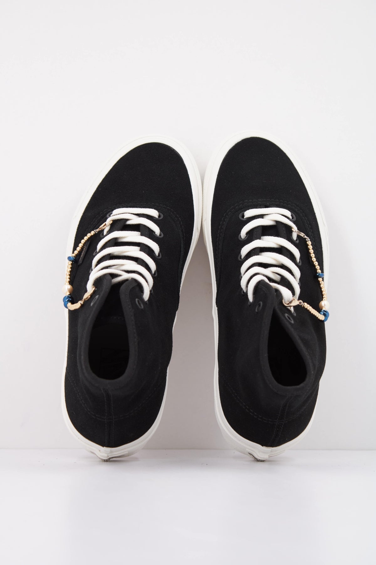 VANS VN000EKKZX11 AUTHENTIC HI 2.0 en color NEGRO (3)