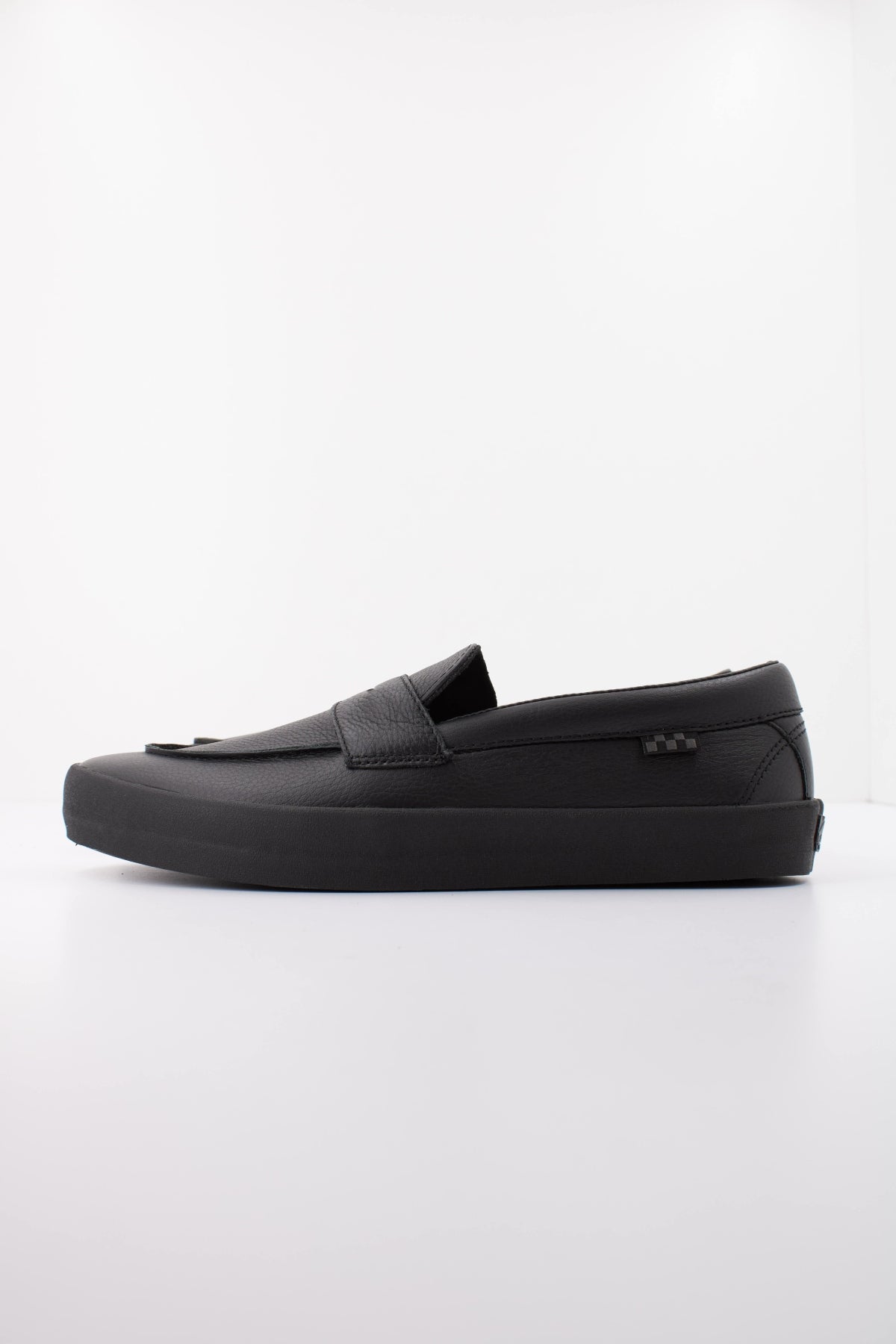 VANS 185126 en color NEGRO (1)
