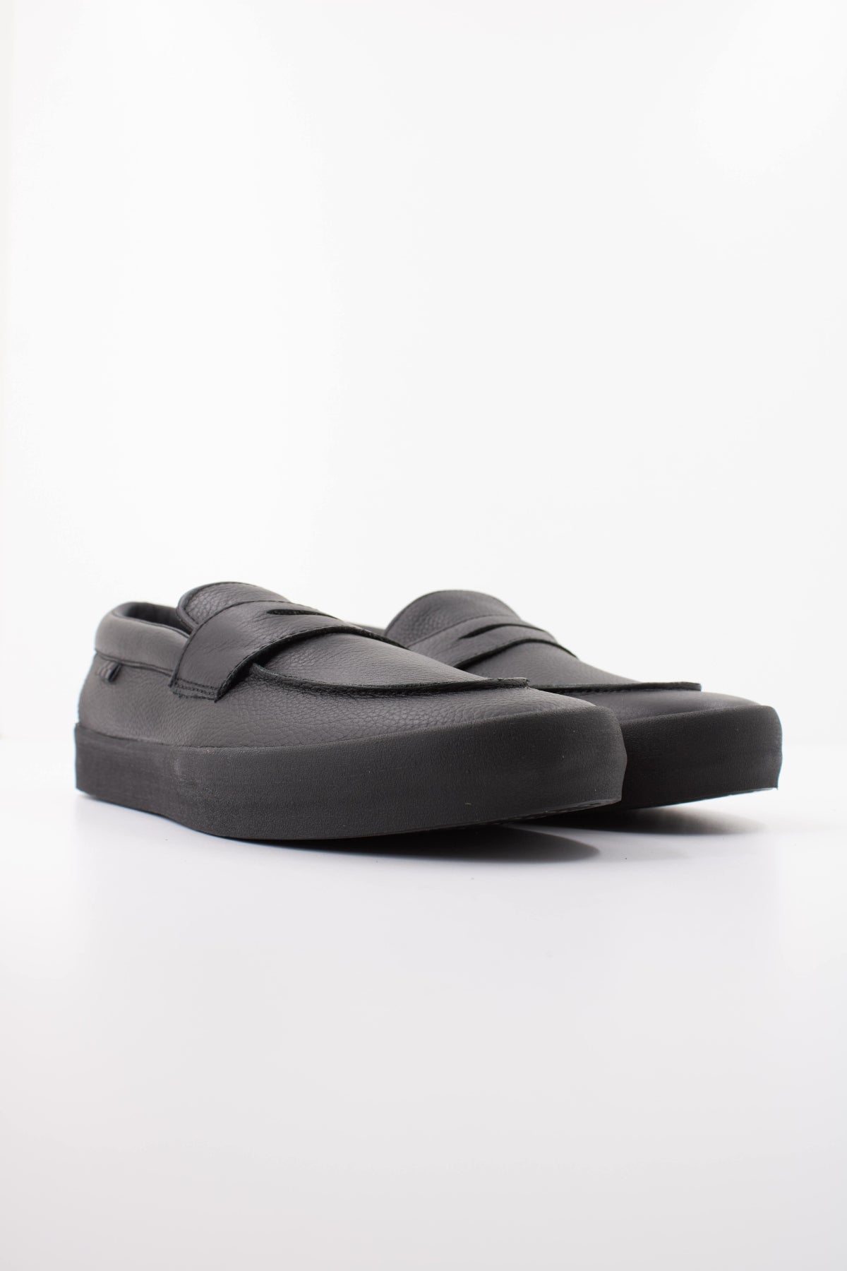 VANS 185126 en color NEGRO (2)