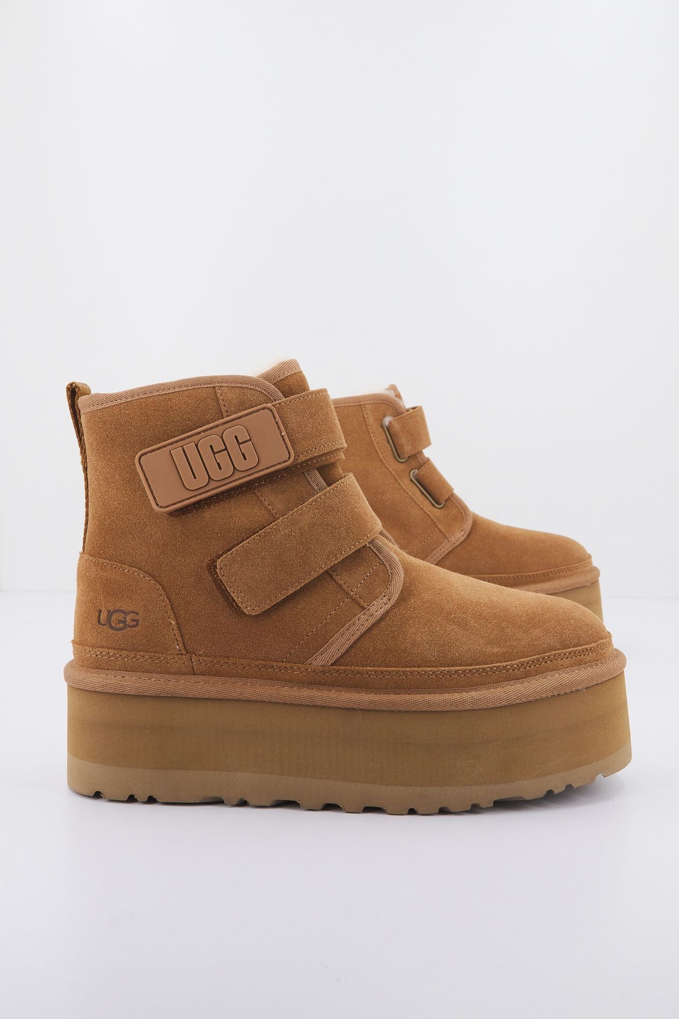 UGG  NEUMEL PLATFORM en color MARRON (1)