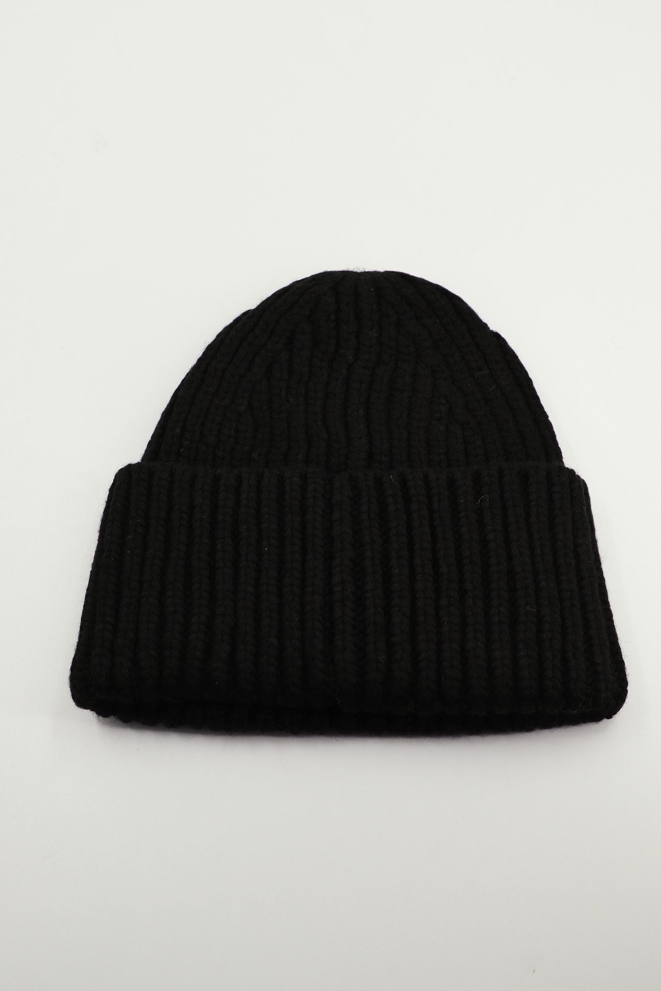 UGG CHUNKY RIB KNIT SCARF en color NEGRO (3)