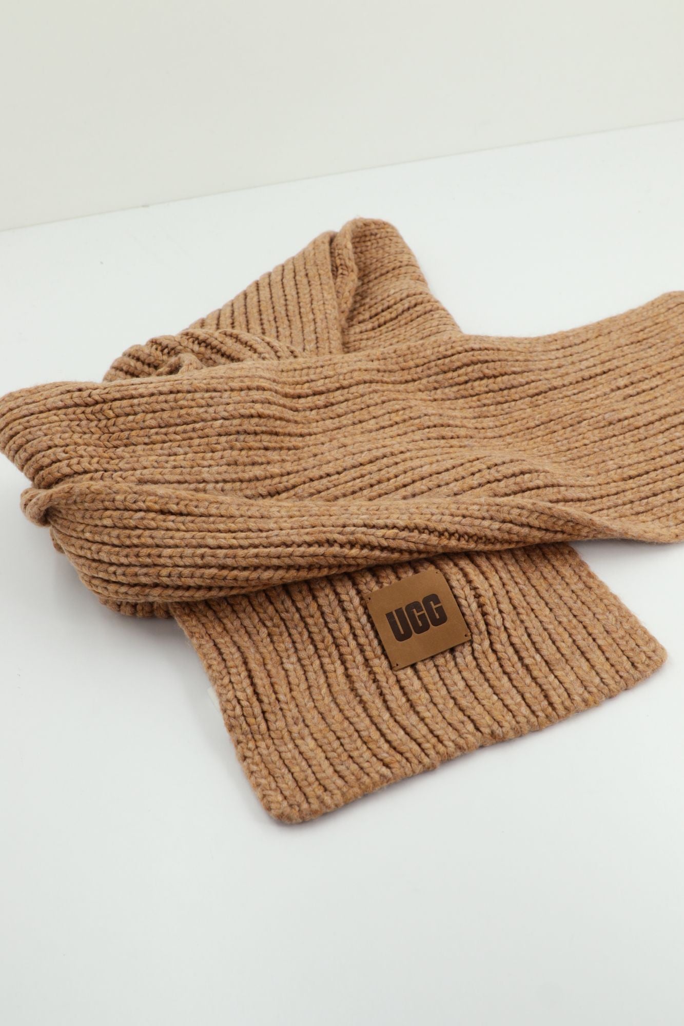 UGG  CHUNKY RIB KNIT  en color MARRON (3)