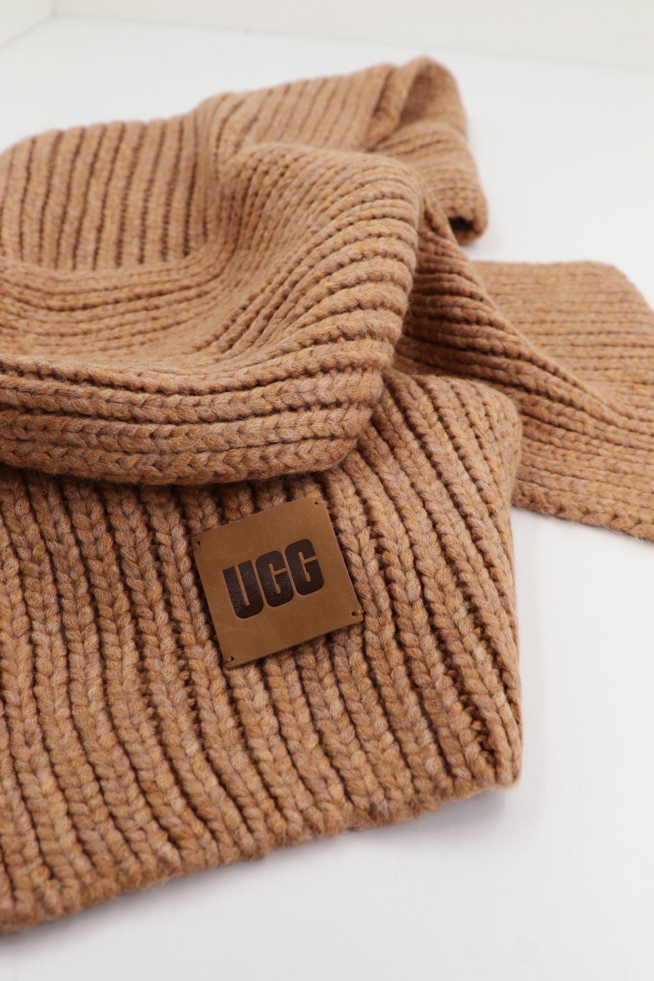 UGG  CHUNKY RIB KNIT  en color MARRON (4)