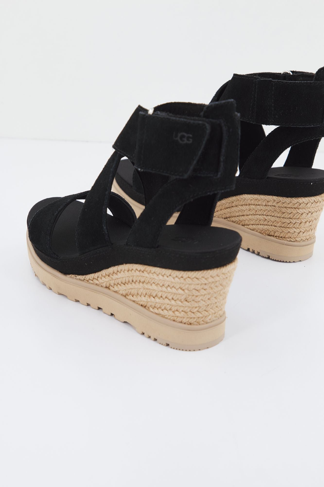 UGG  W  ILEANA ANKLE en color NEGRO (3)