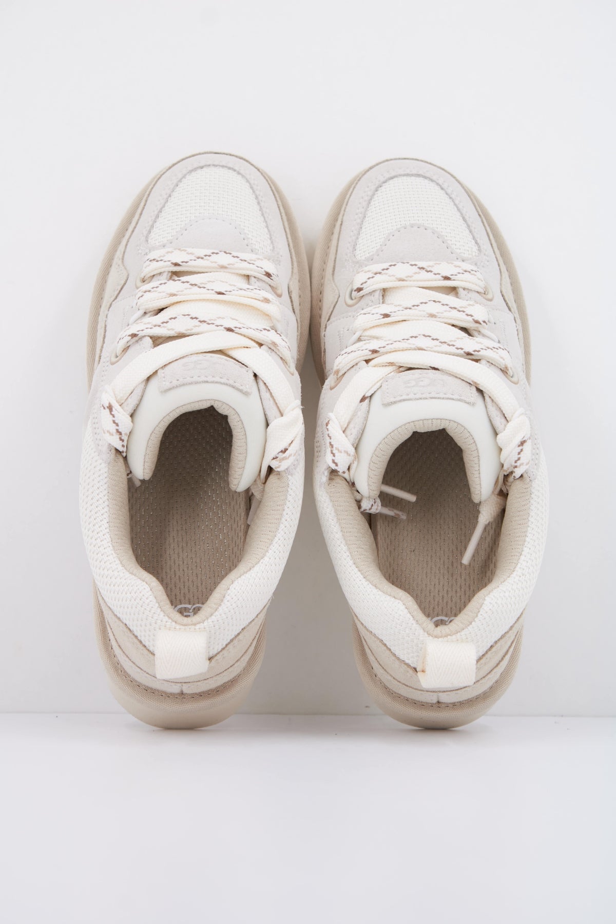 UGG 1168890U W en color BLANCO (3)