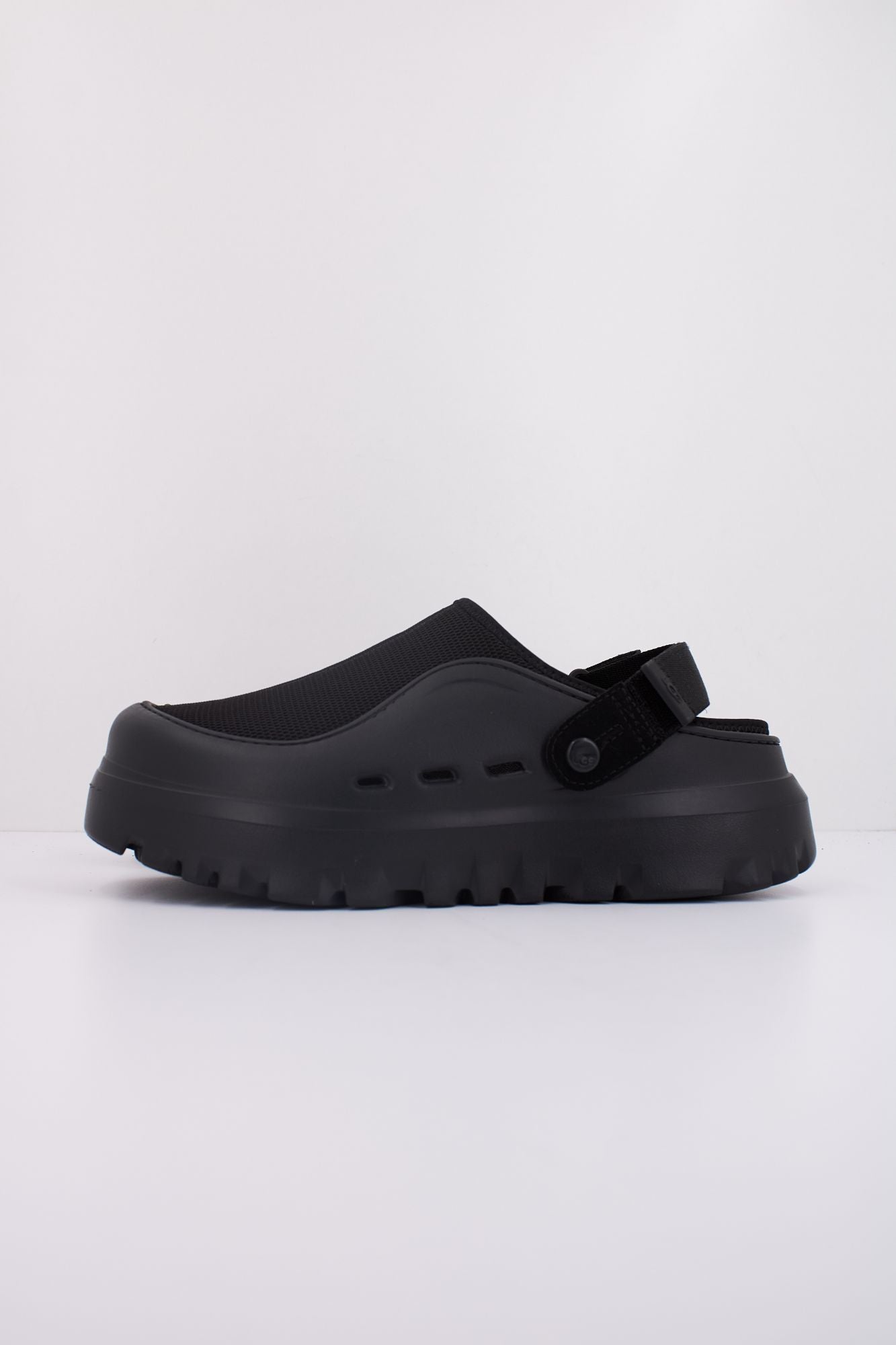 UGG M PEACKMOD en color NEGRO (1)