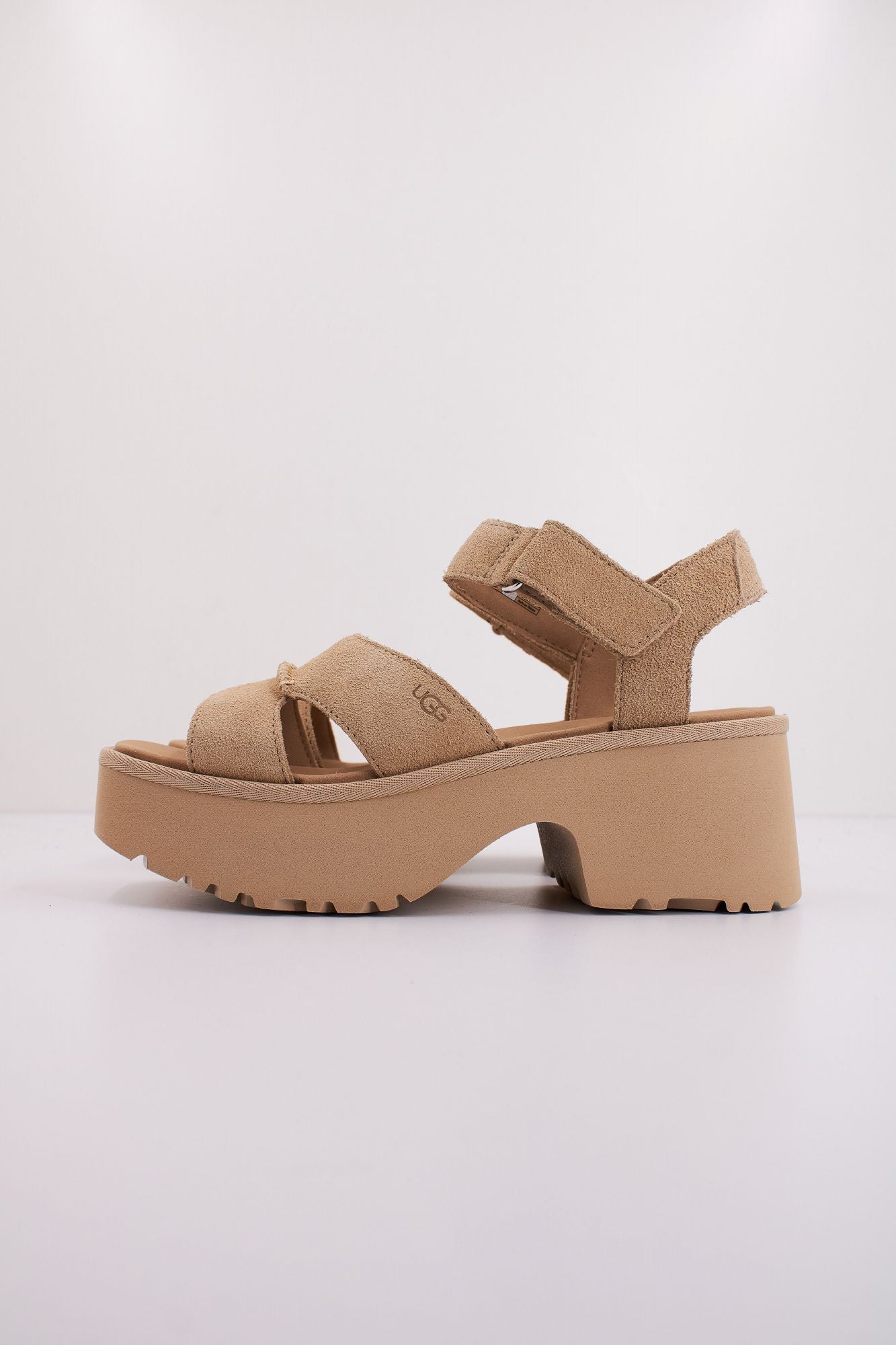 UGG W NEW HEIGHTS ANKLE STRAP en color MARRON CLARO (1)
