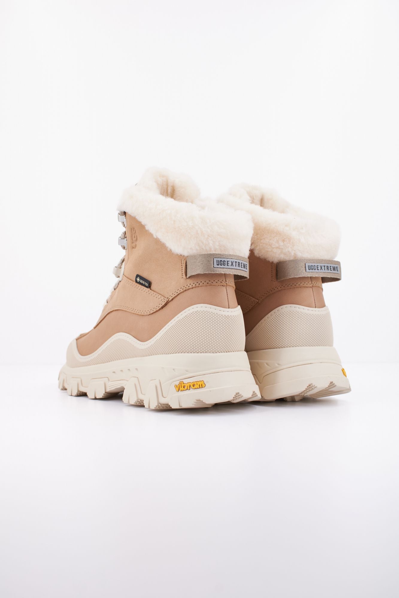 UGG W ADIRONDACK MERIDIAN HIKE en color MARRON (3)