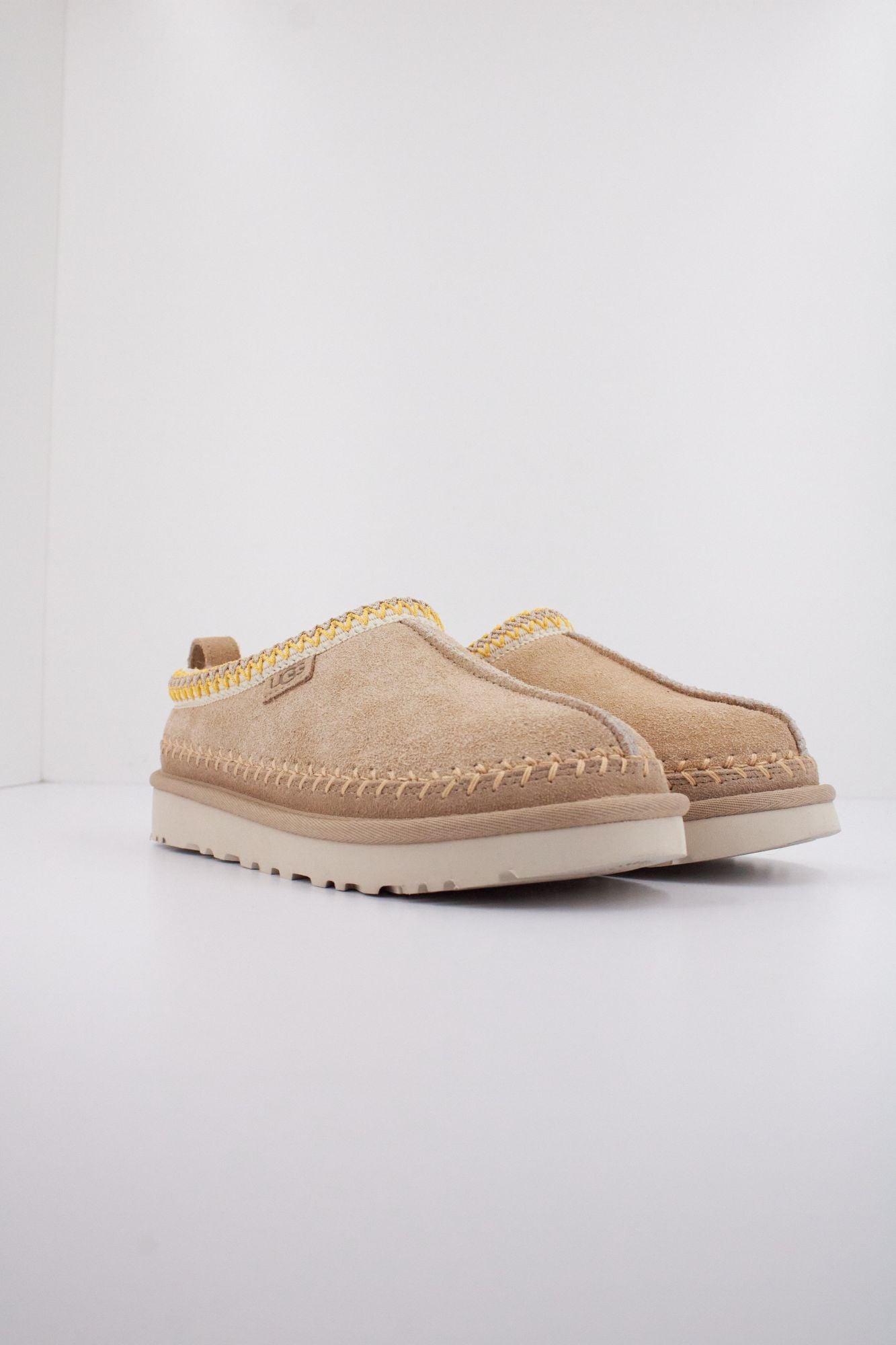 UGG W TASMAN BIARRITZ en color MARRON CLARO (2)