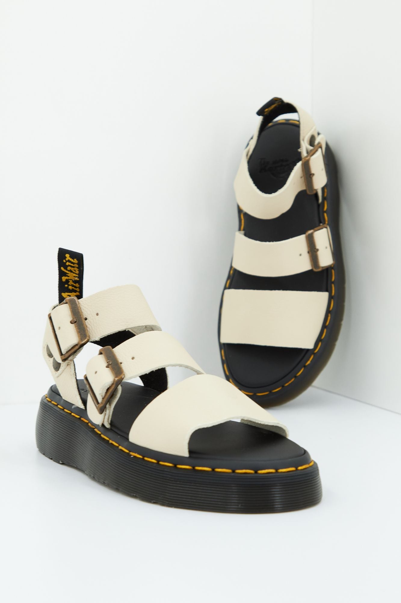 DR. MARTENS  GRYPHON QUAD en color BEIS (1)