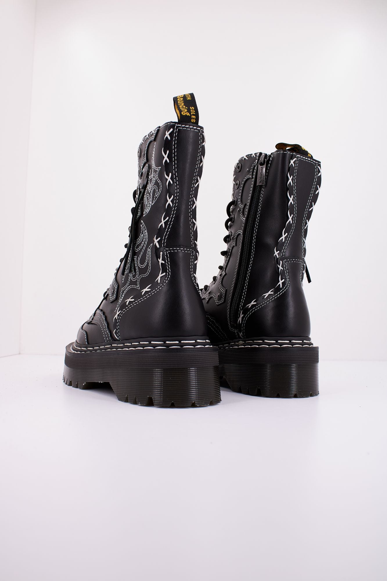 DR. MARTENS JADON HI GA en color NEGRO (3)
