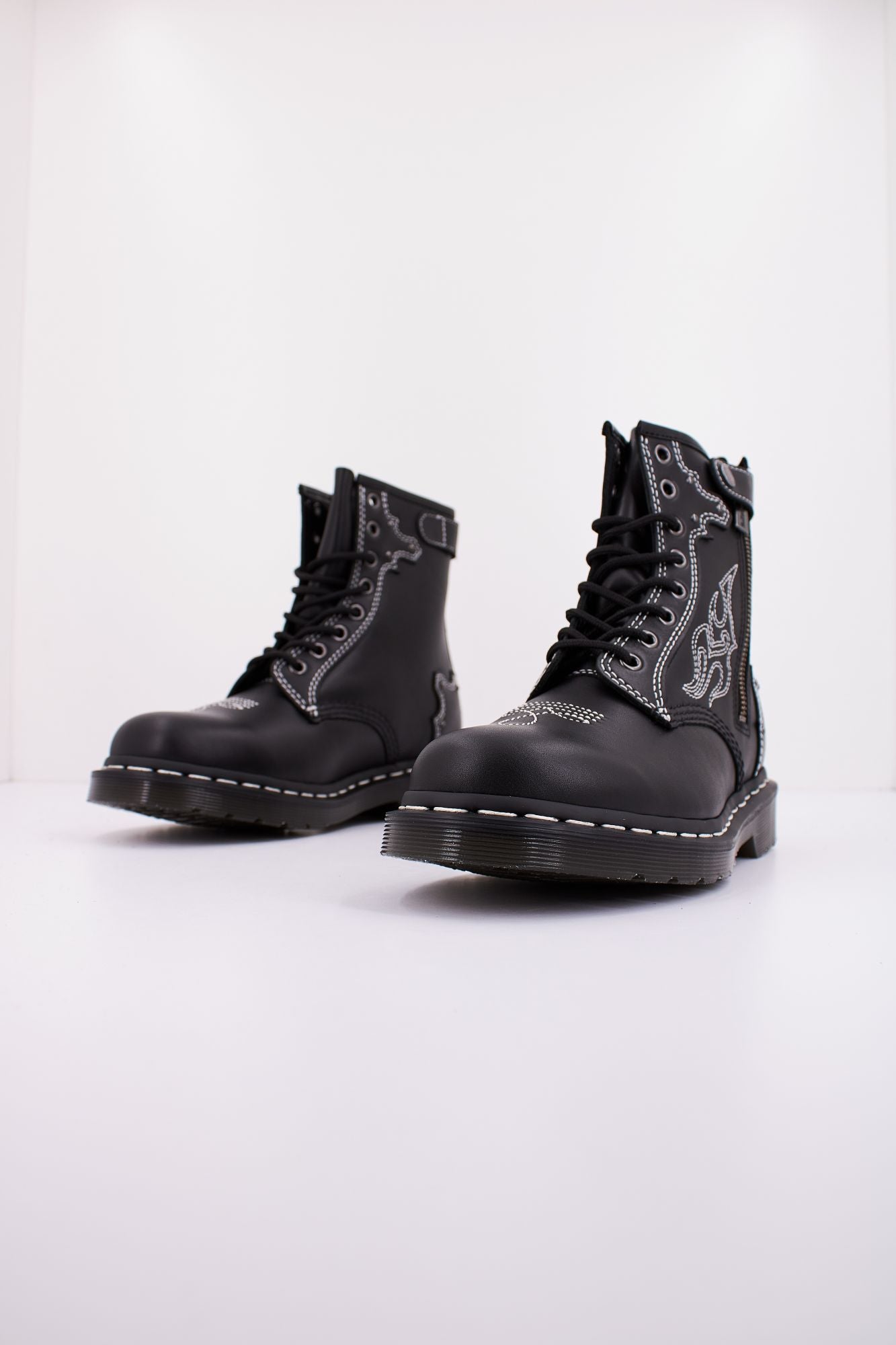 DR. MARTENS 1460 GA en color NEGRO (2)