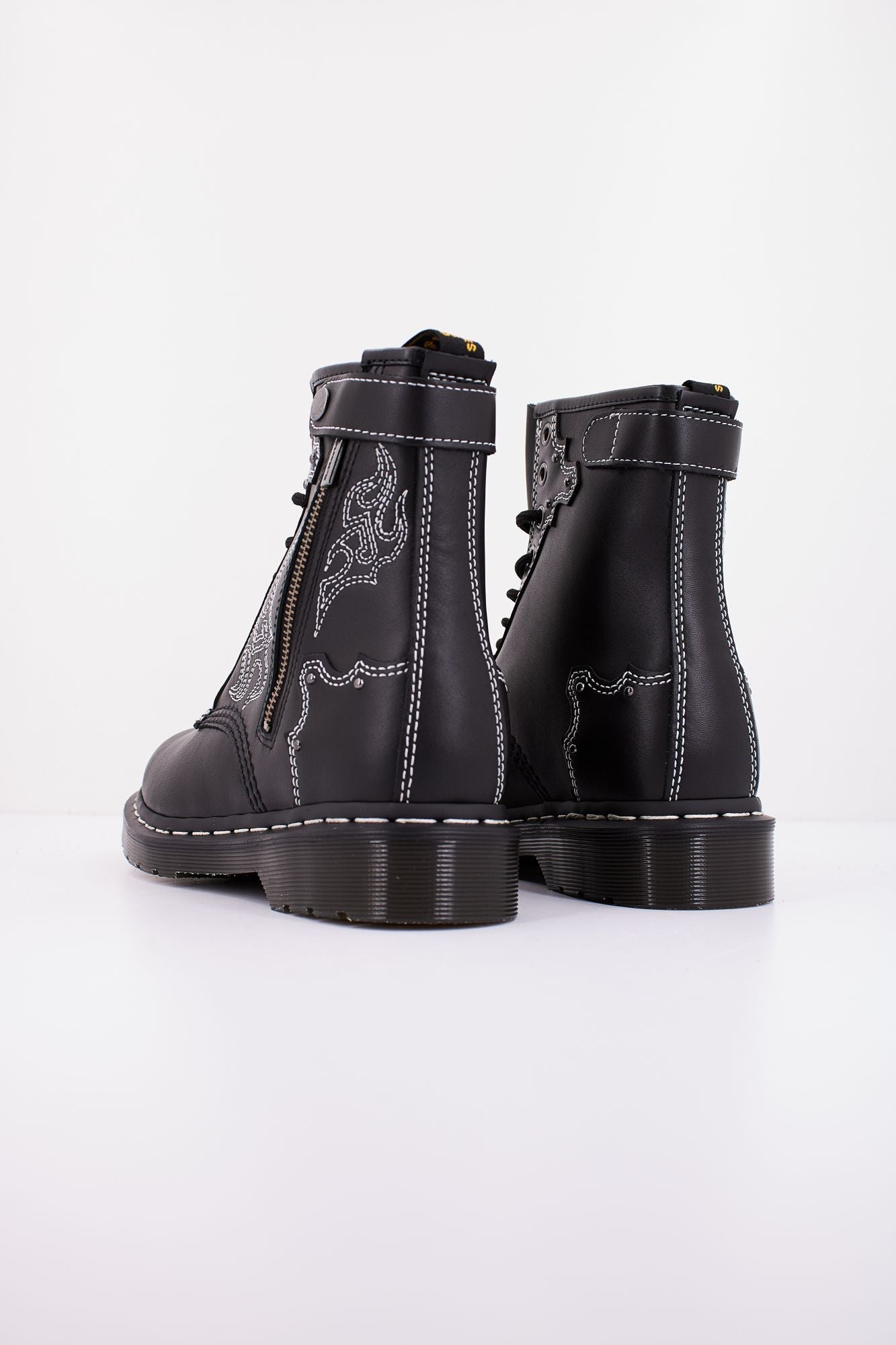 DR. MARTENS 1460 GA en color NEGRO (3)