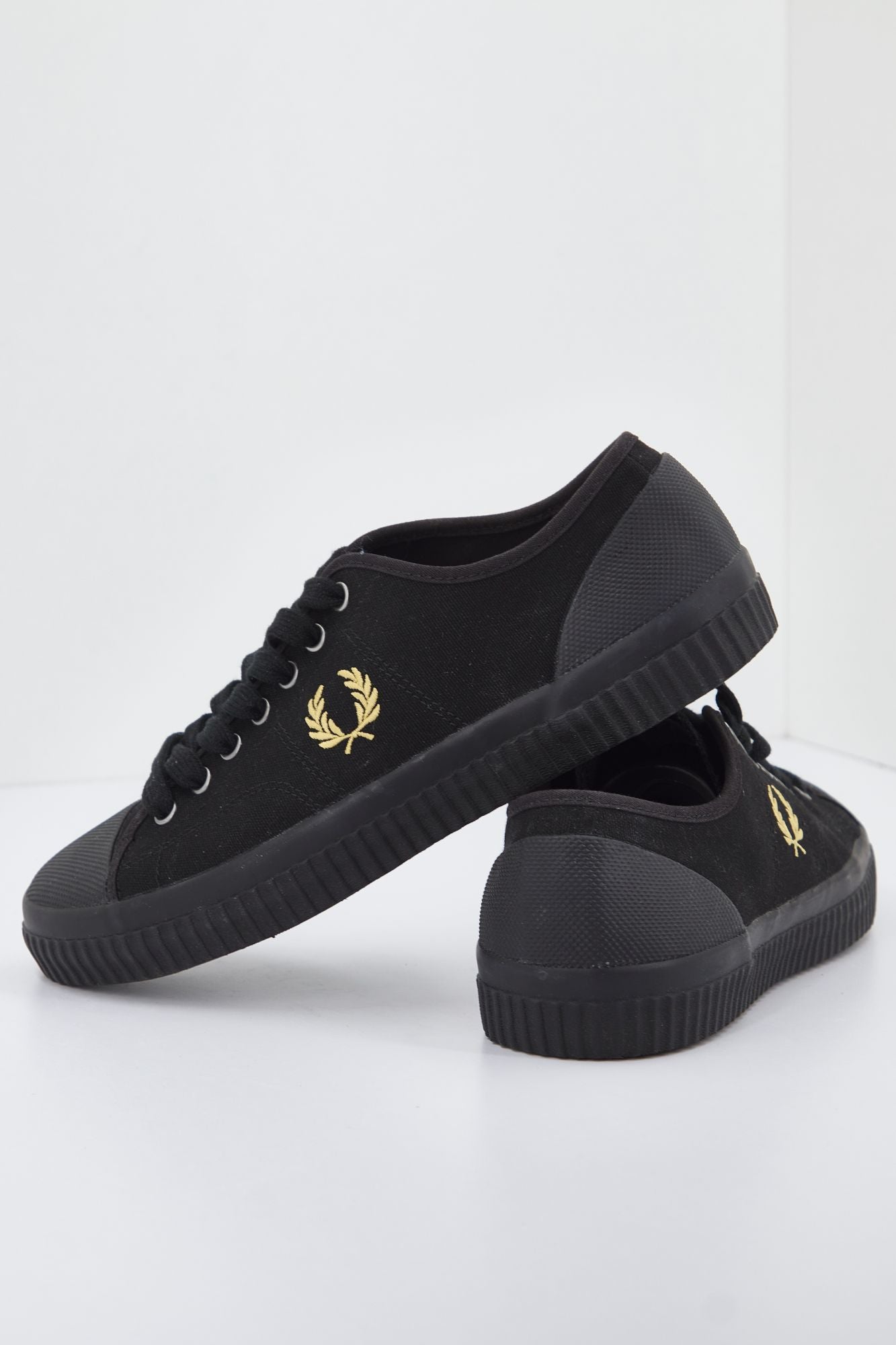 FRED PERRY B8108 en color NEGRO (3)
