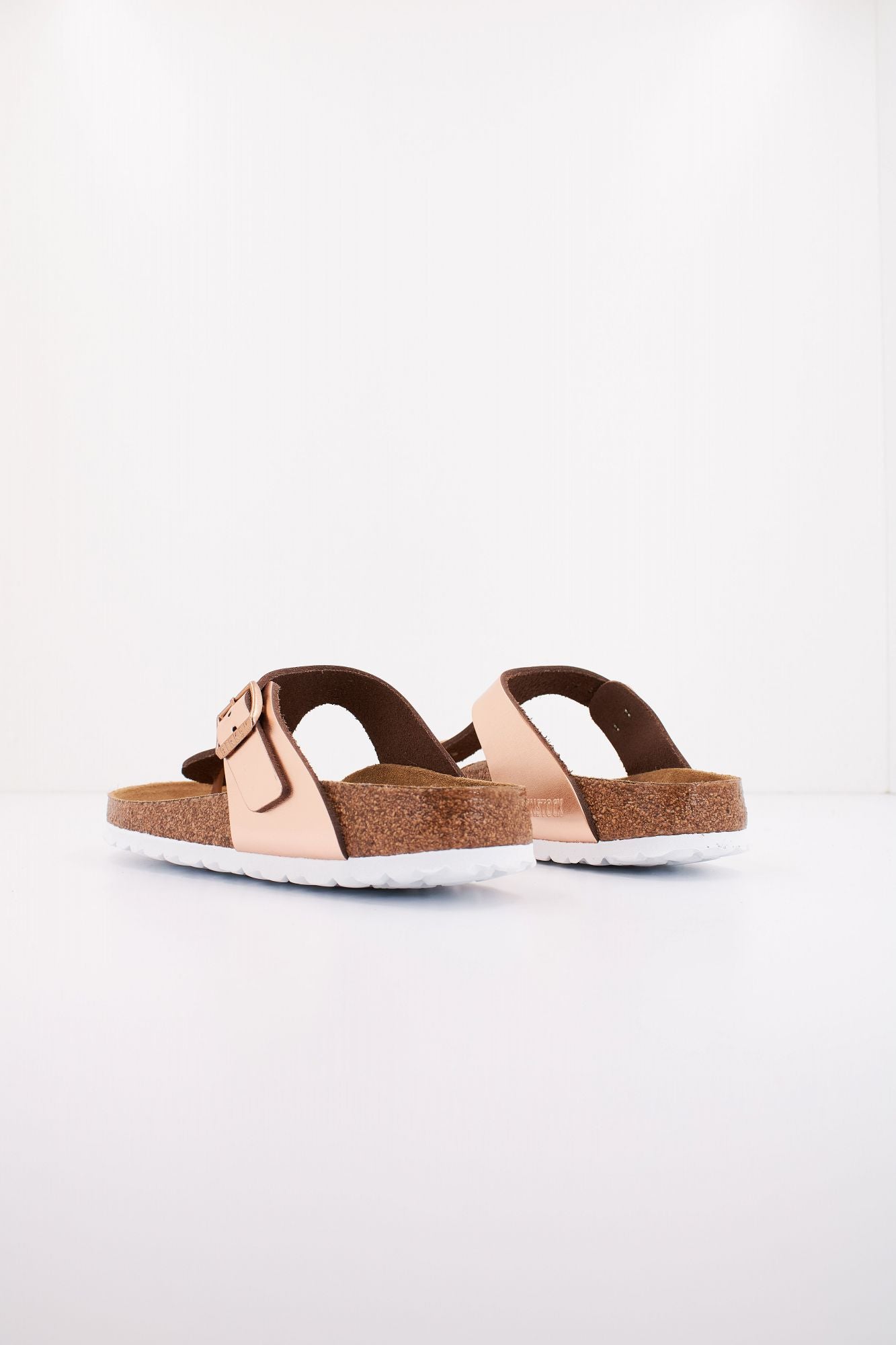 BIRKENSTOCK GIZEH NATURAL LEATHER en color BRONCE (3)