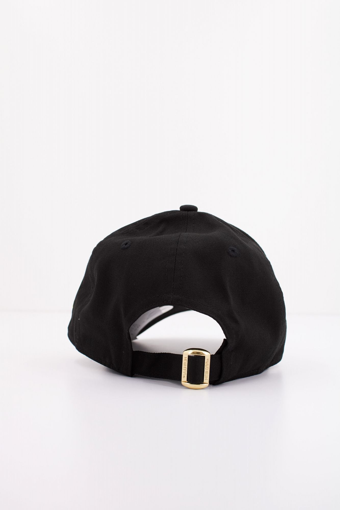 NEW ERA METALLIC OUTLINE 9FORTY en color NEGRO (3)