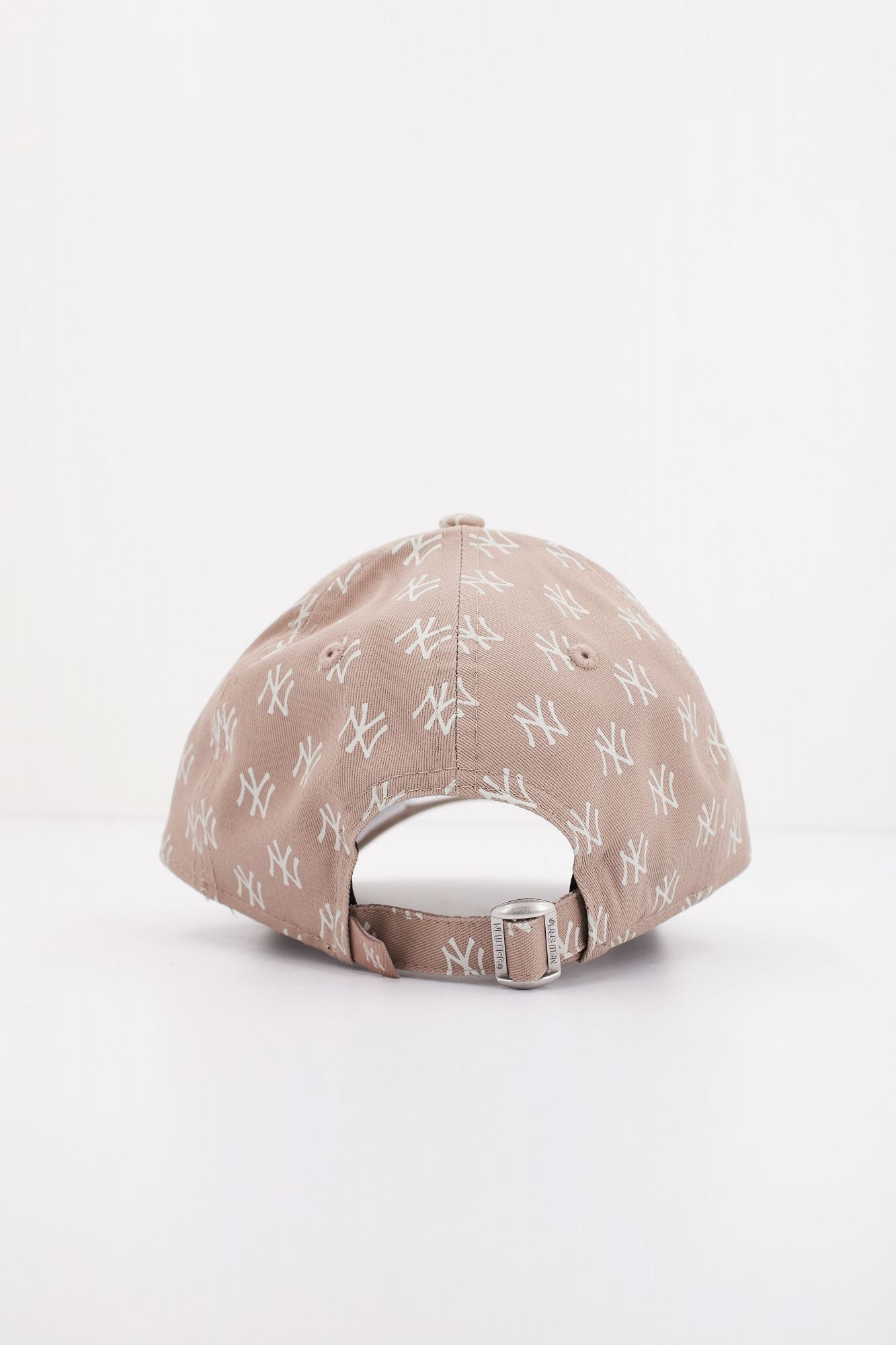 NEW ERA FEMALE MONOGRAM 9FORTY en color MARRON (3)