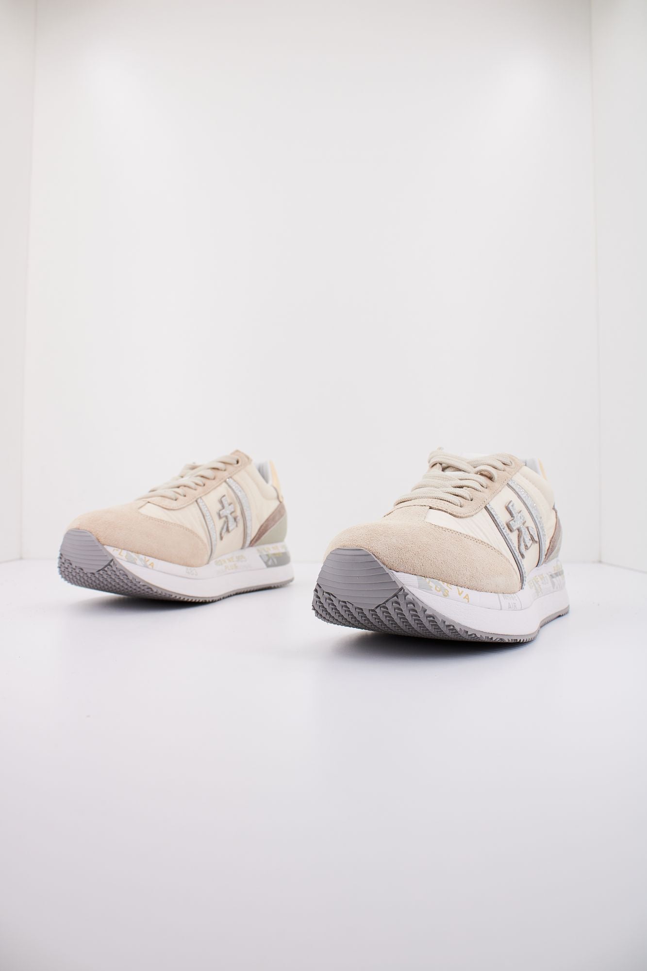 PREMIATA CONNY 6671 en color BEIS (2)