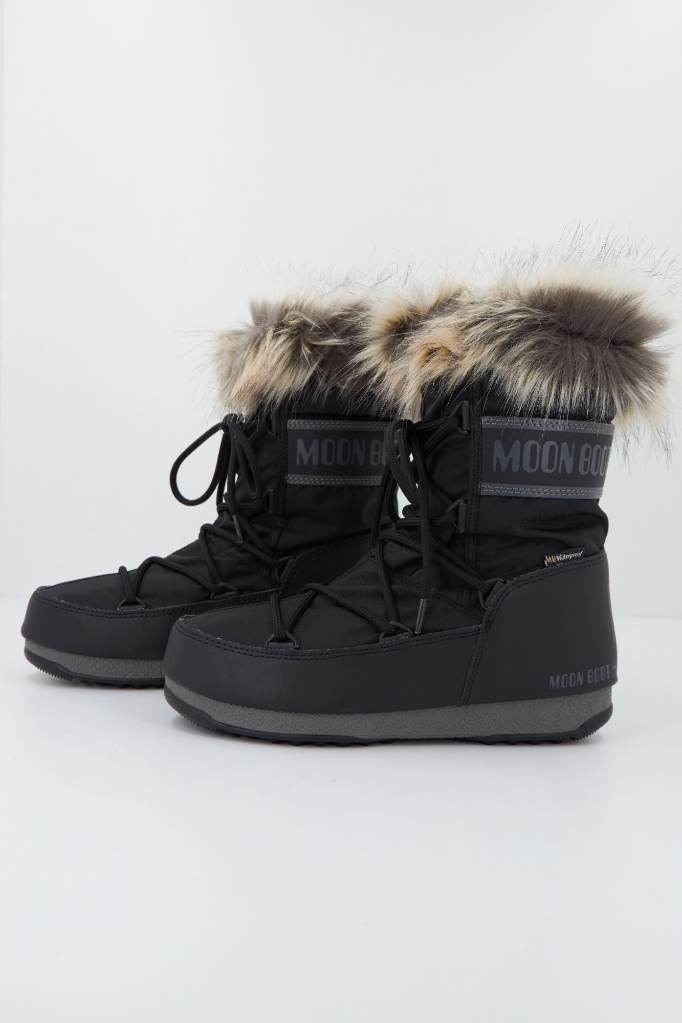 MOON BOOT 24008800 001 en color NEGRO (1)