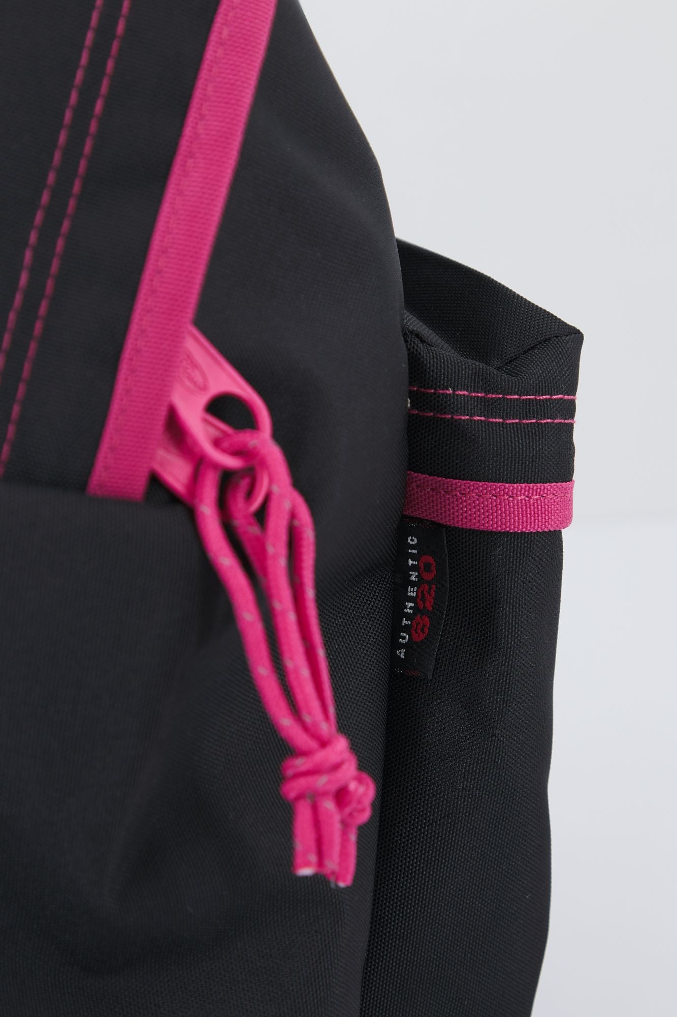 EASTPAK  PADDED PAK'R en color NEGRO (4)