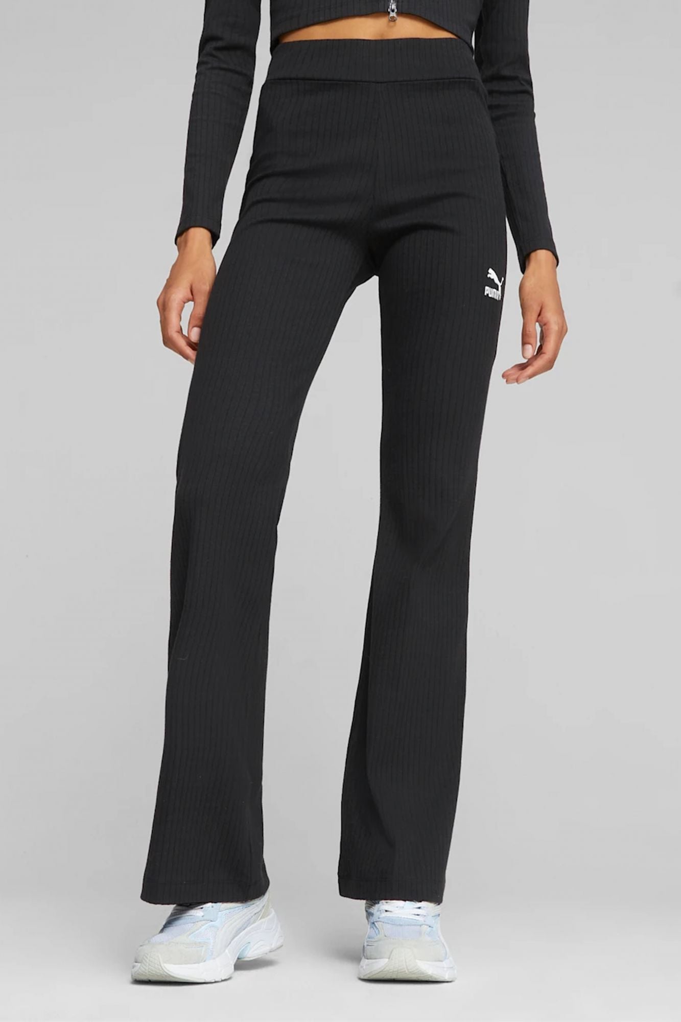 PUMA RIBBED FLAR en color NEGRO (1)