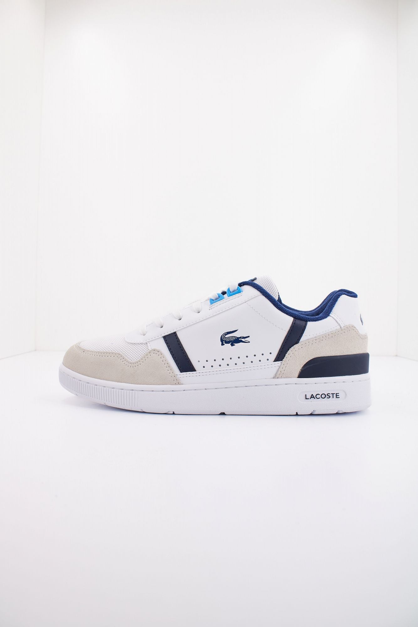 LACOSTE T-CLIP CONTRASTED LEATHER en color BLANCO (1)