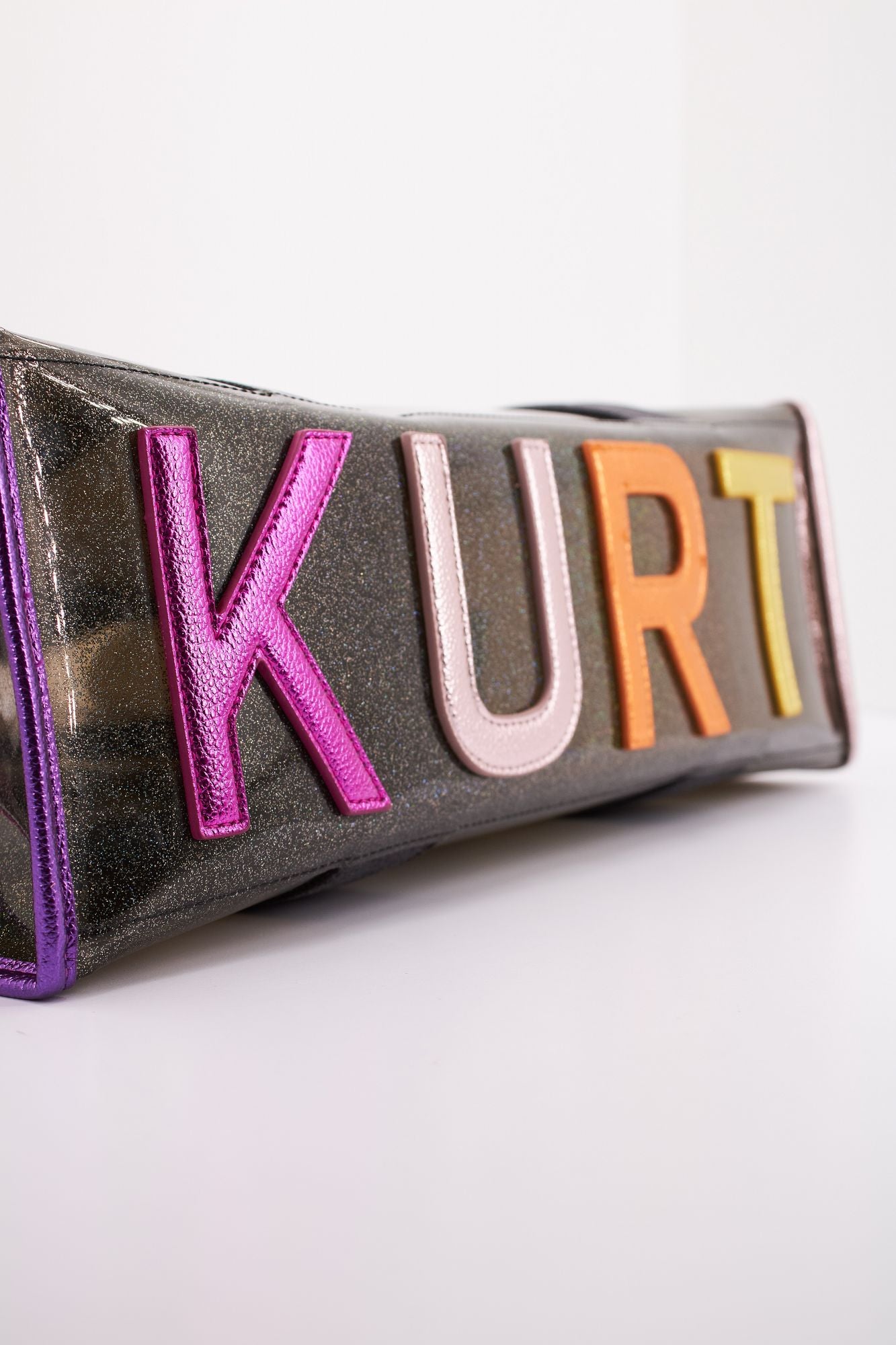 KURT GEIGER LONDON VINYL LG SOUTHBANK TOTE en color NEGRO (4)