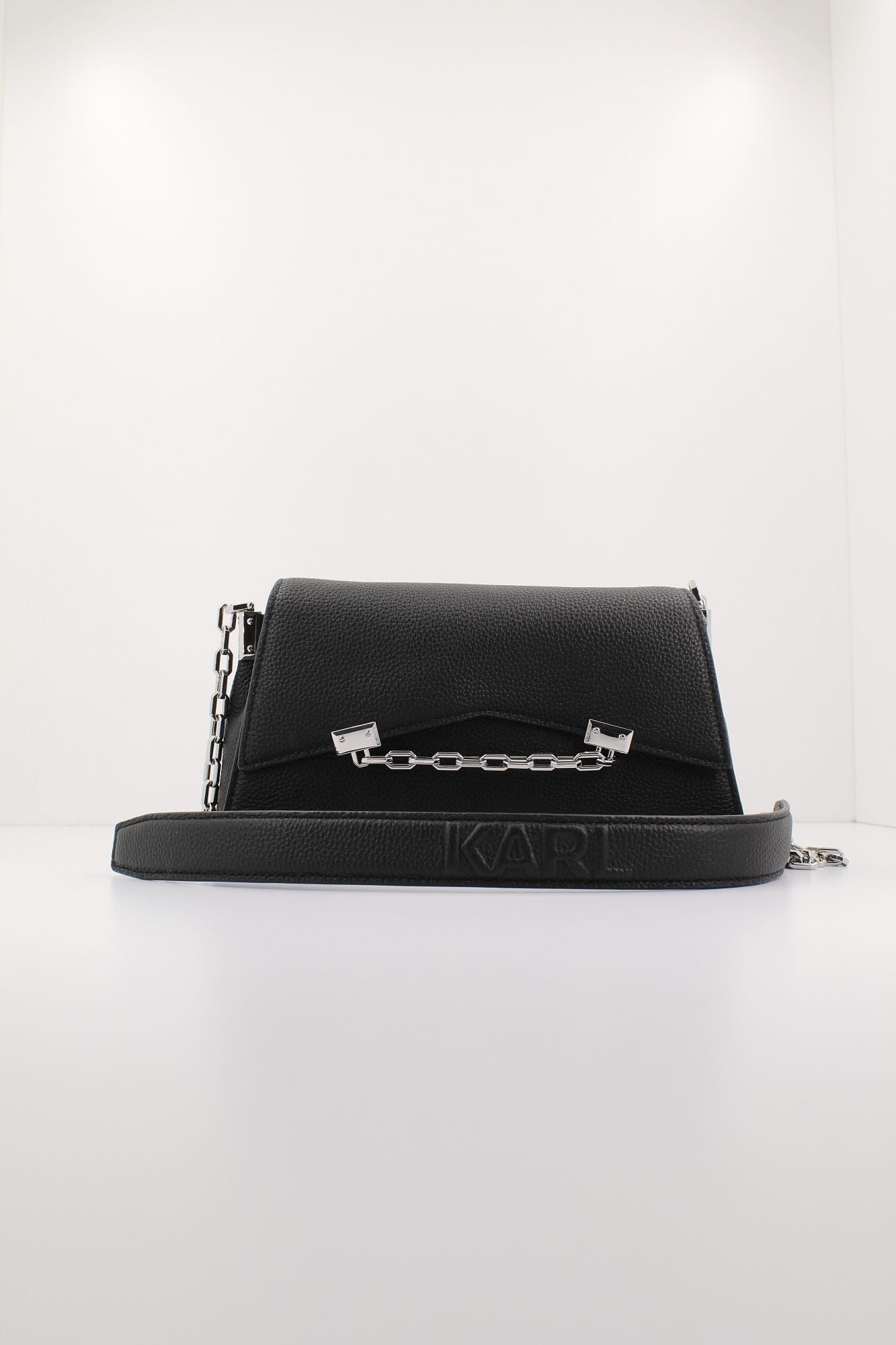 KARL LAGERFELD  K/SEVEN 2.0 en color NEGRO (1)