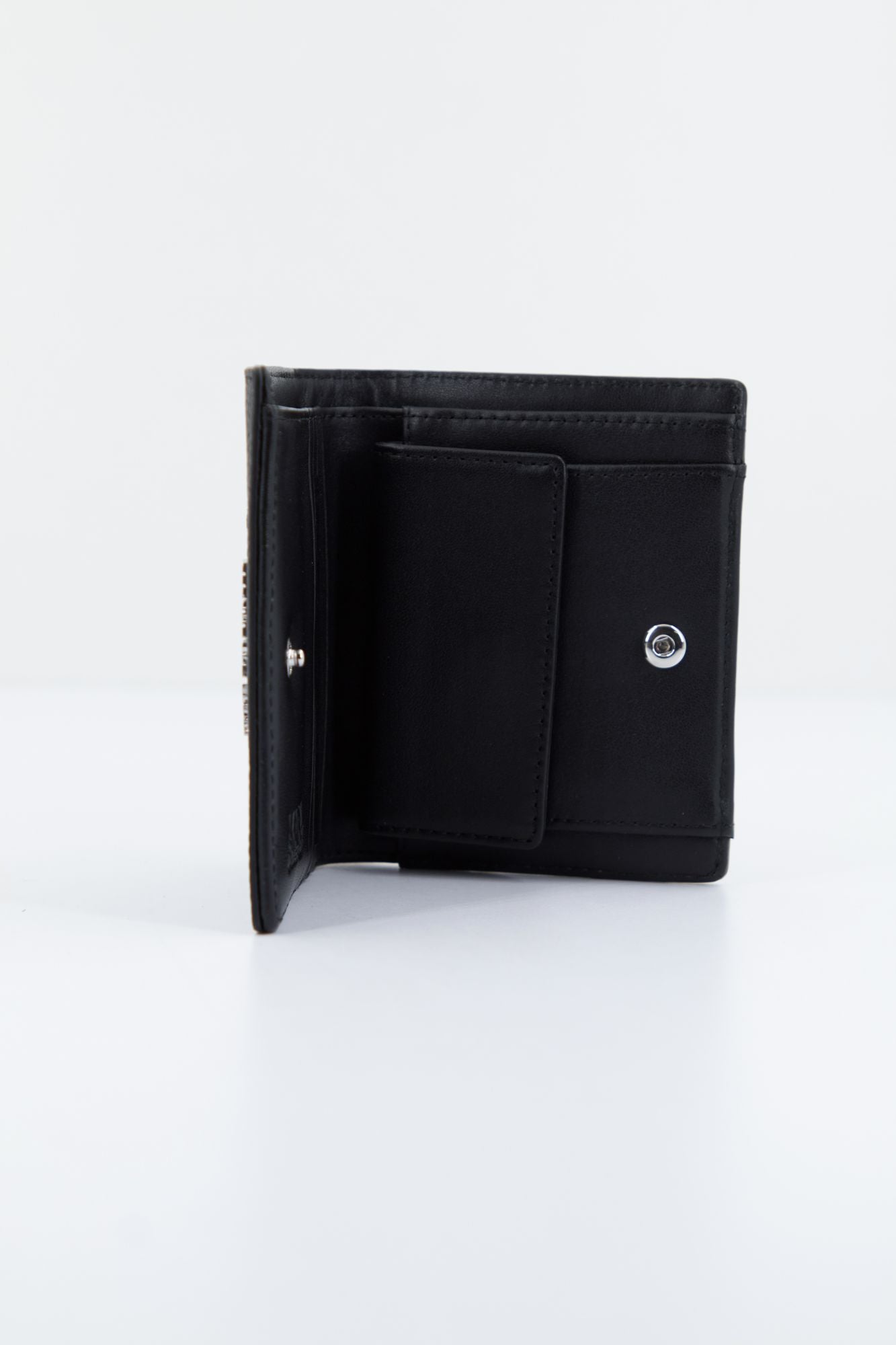 KARL LAGERFELD  K/IKONIK 2.0 LEATHER BIFLD en color NEGRO (3)